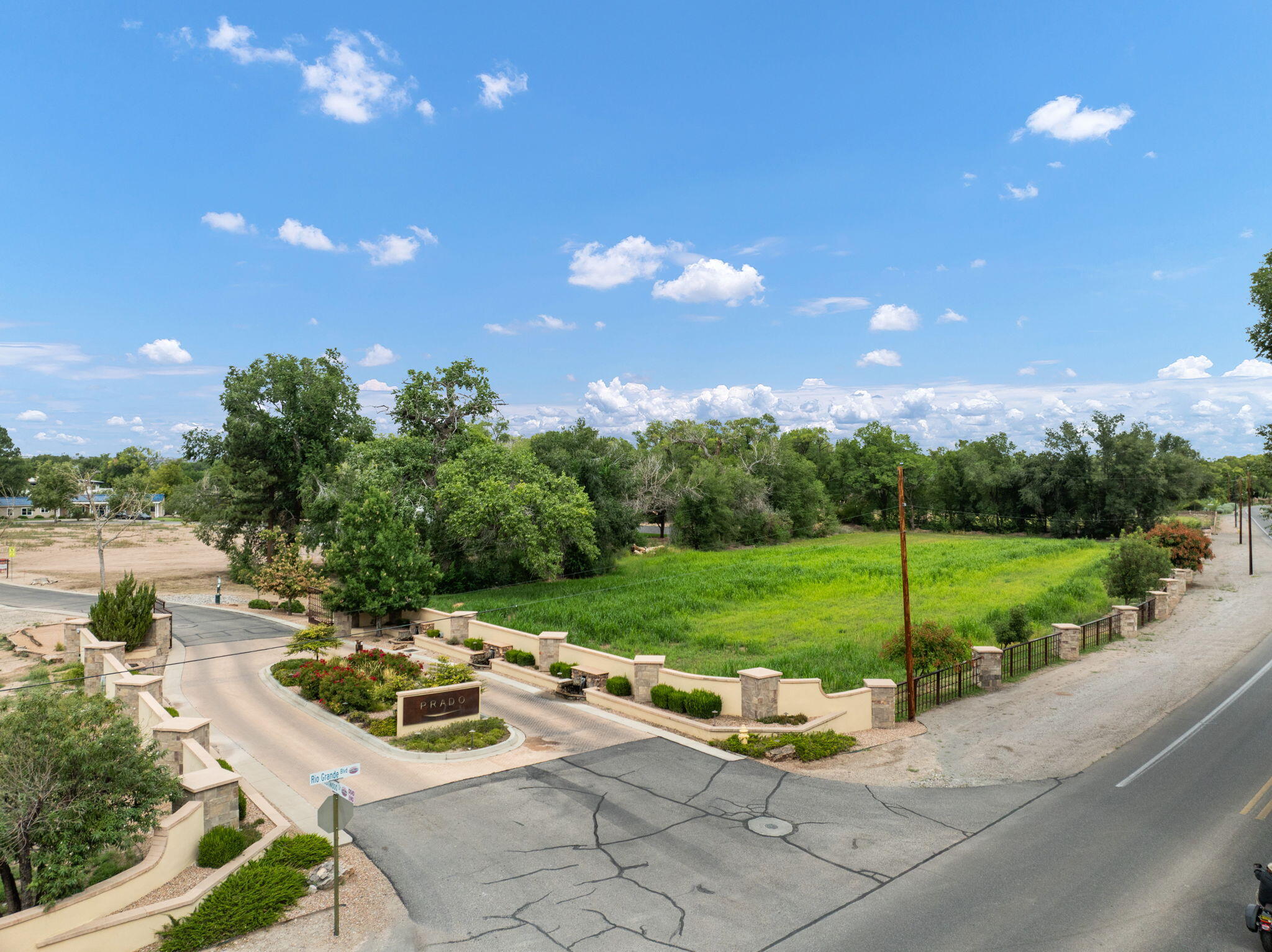 Photo 10 — 1001 COTTONWOOD Drive NW