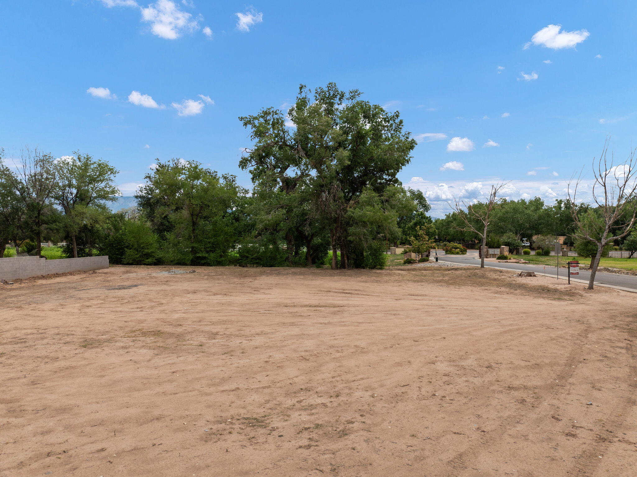 Photo 15 — 1001 COTTONWOOD Drive NW