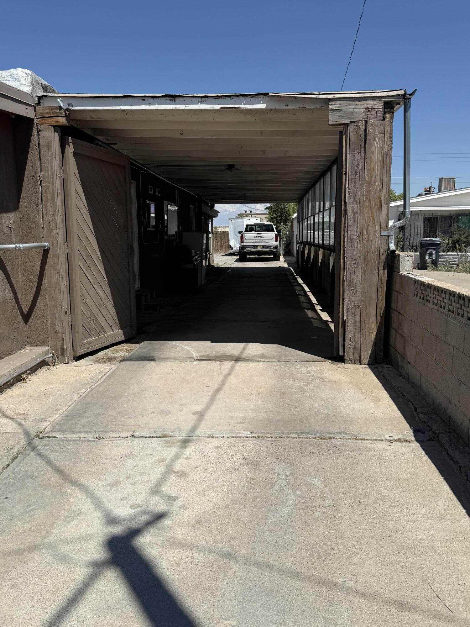 Photo 2 — 109 LA PLATA Road NW