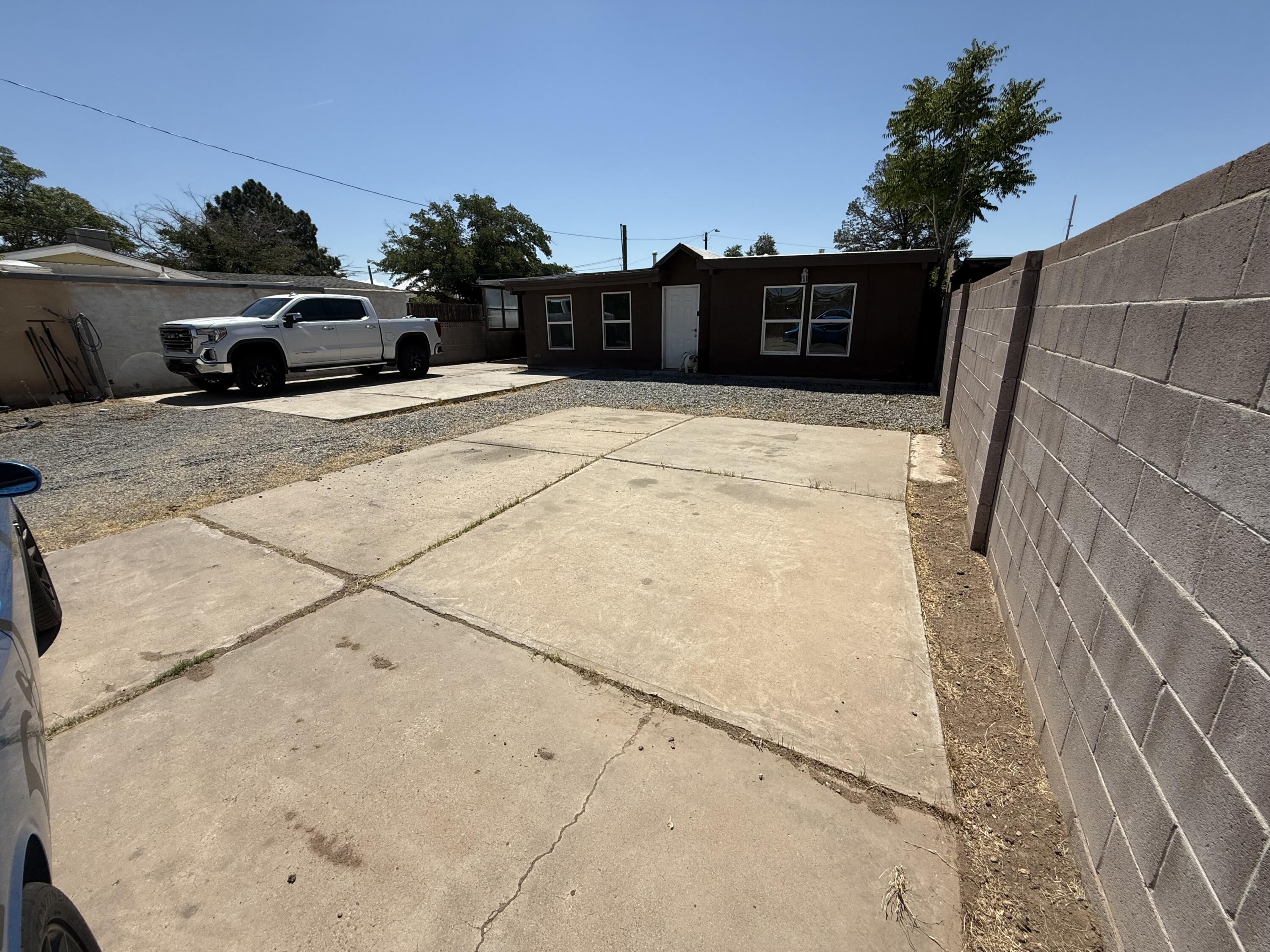 Photo 4 — 109 LA PLATA Road NW