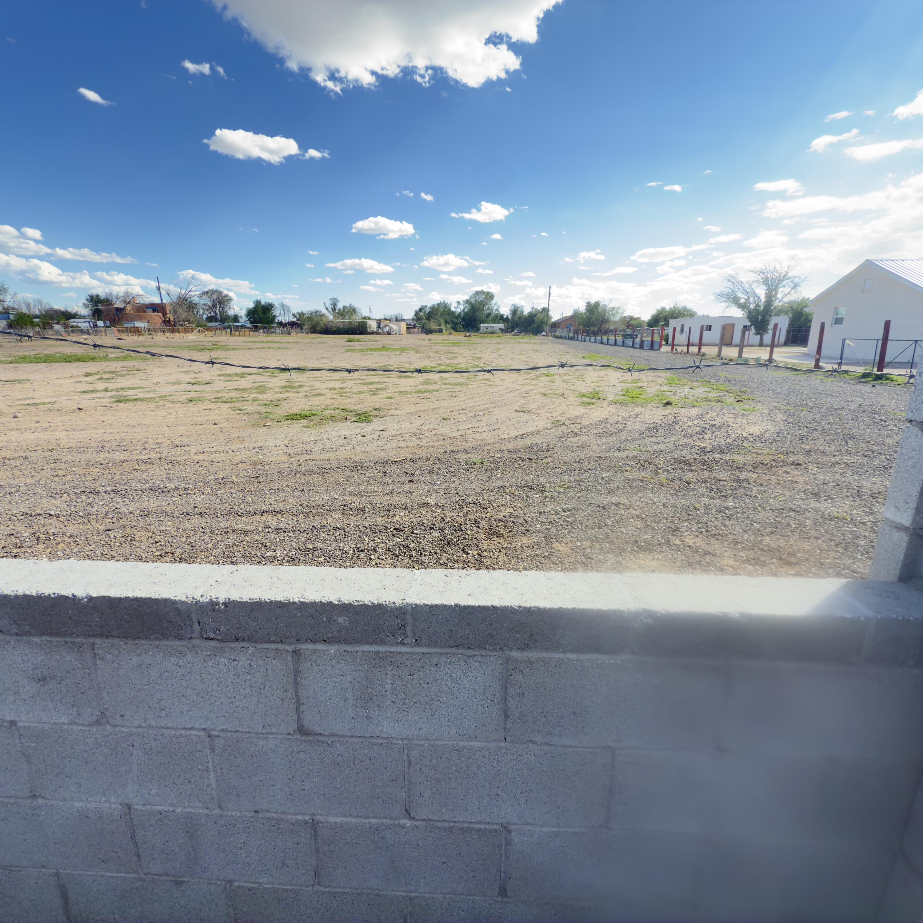 Photo 8 — 152 WILLOW Road NW