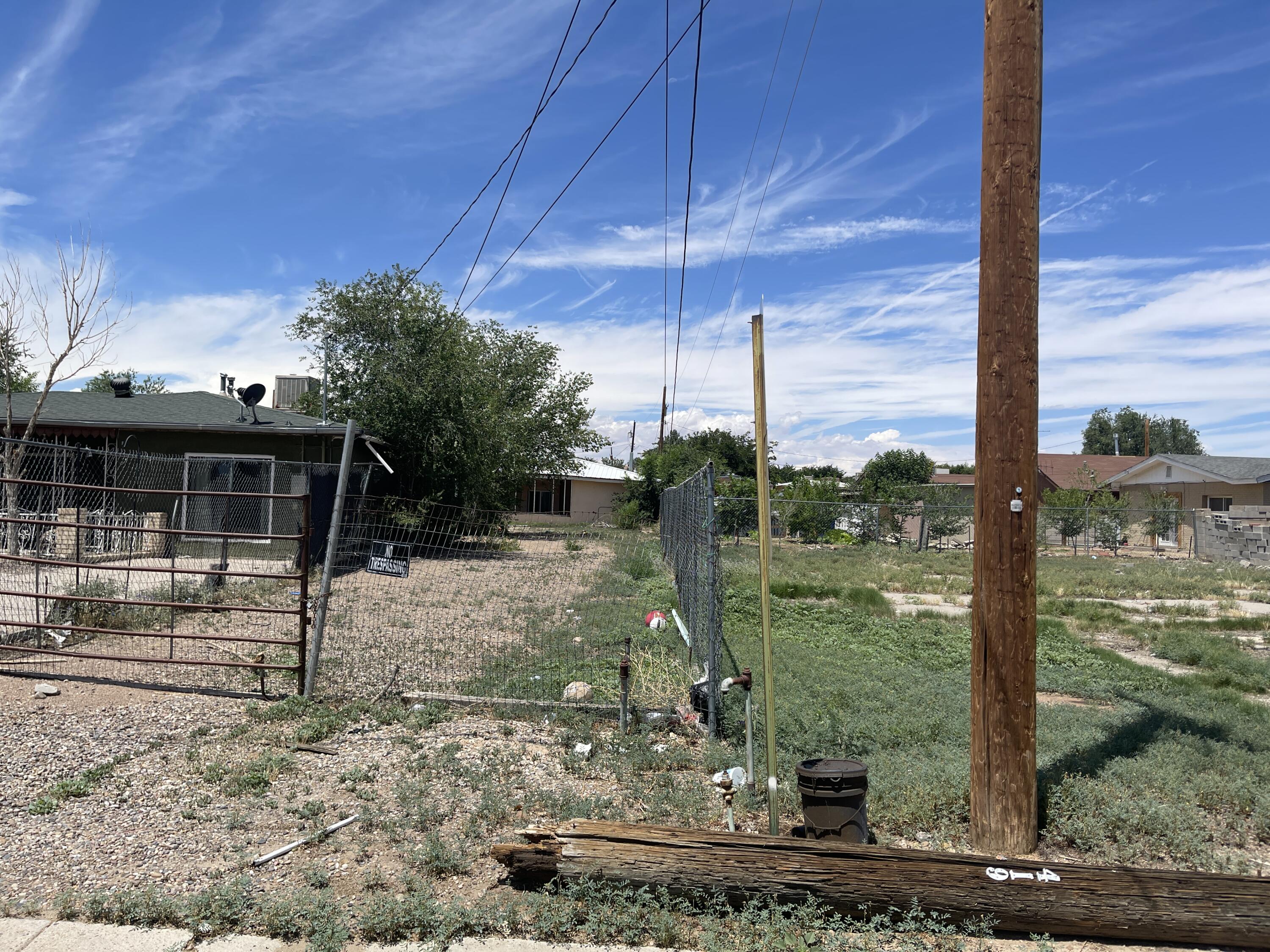 Photo 2 — 419 S 10TH Street