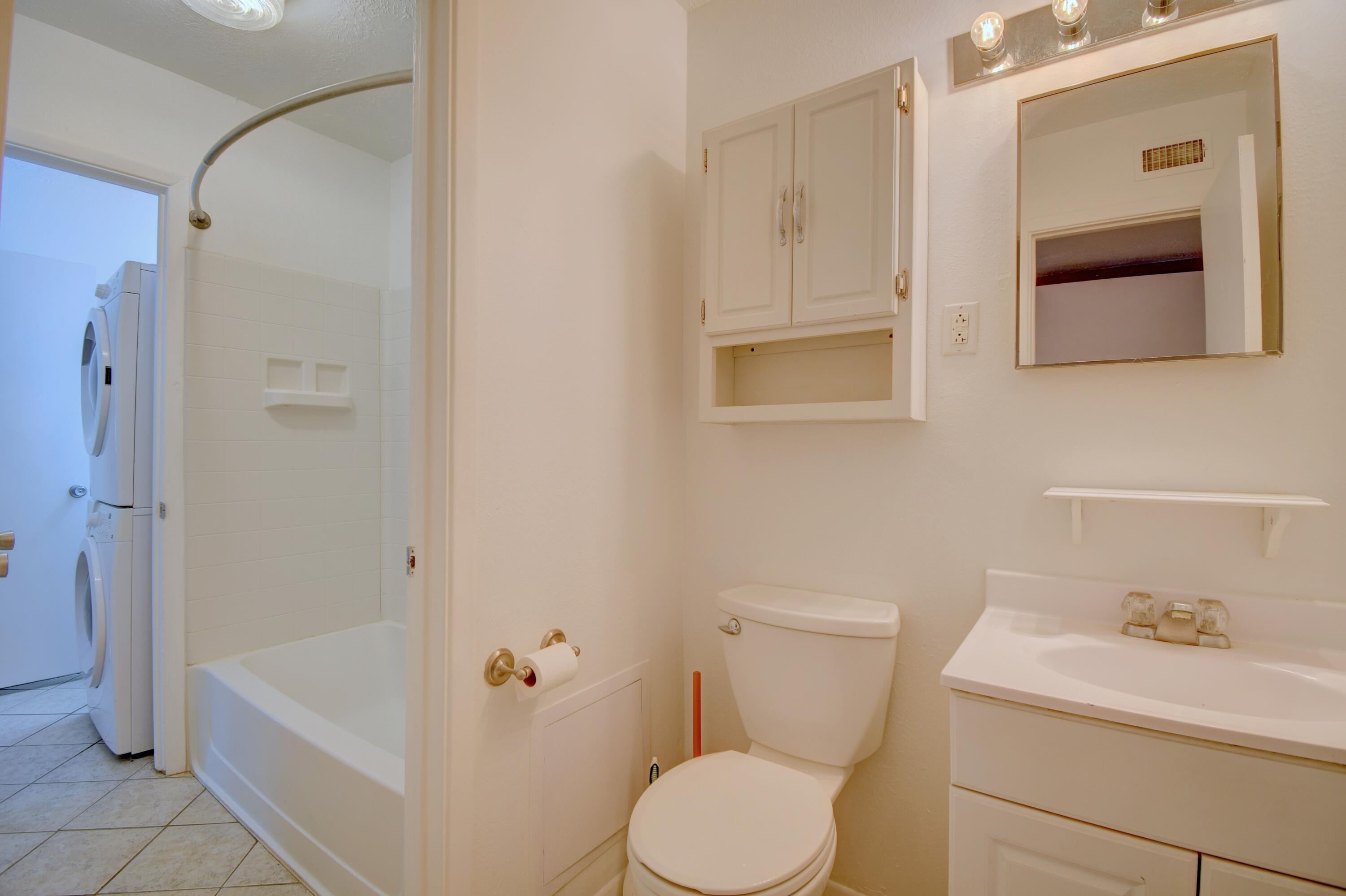 Photo 11 — 4601 Carlisle Boulevard NE D16