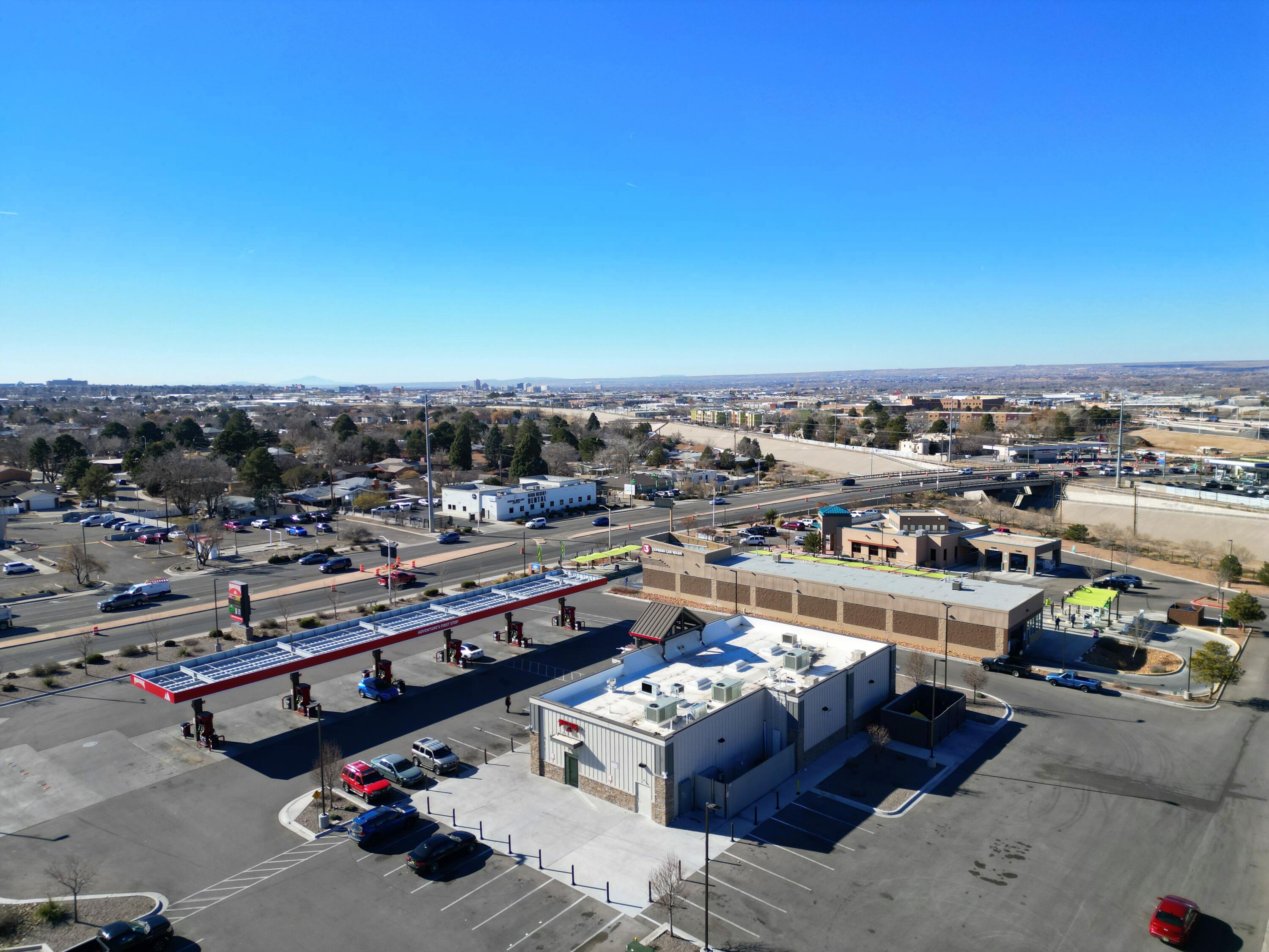 Photo 6 — 4601 Carlisle Boulevard NE D16