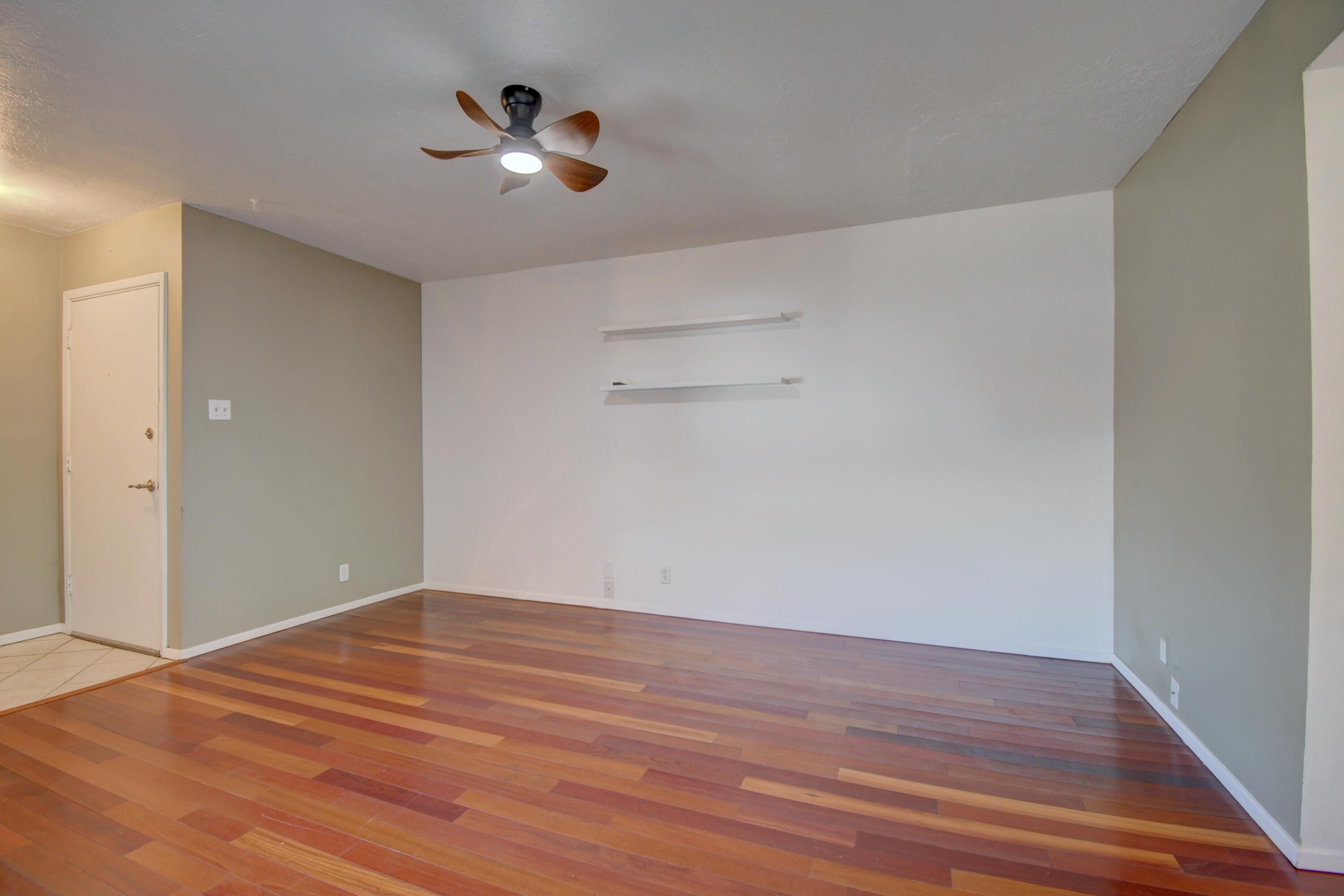 Photo 16 — 4601 Carlisle Boulevard NE D16