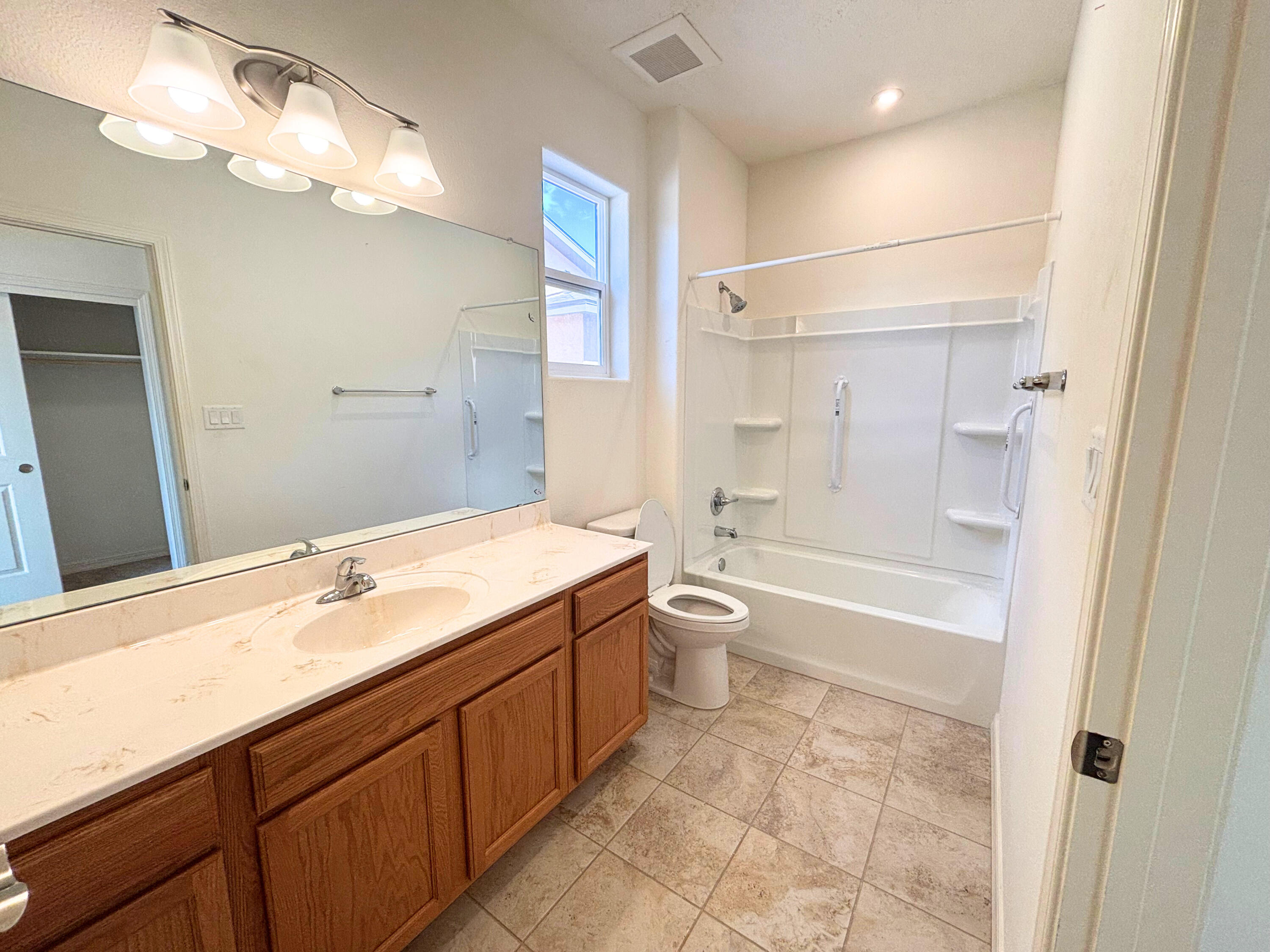 Photo 13 — 531 RIO CHAMA Circle SW