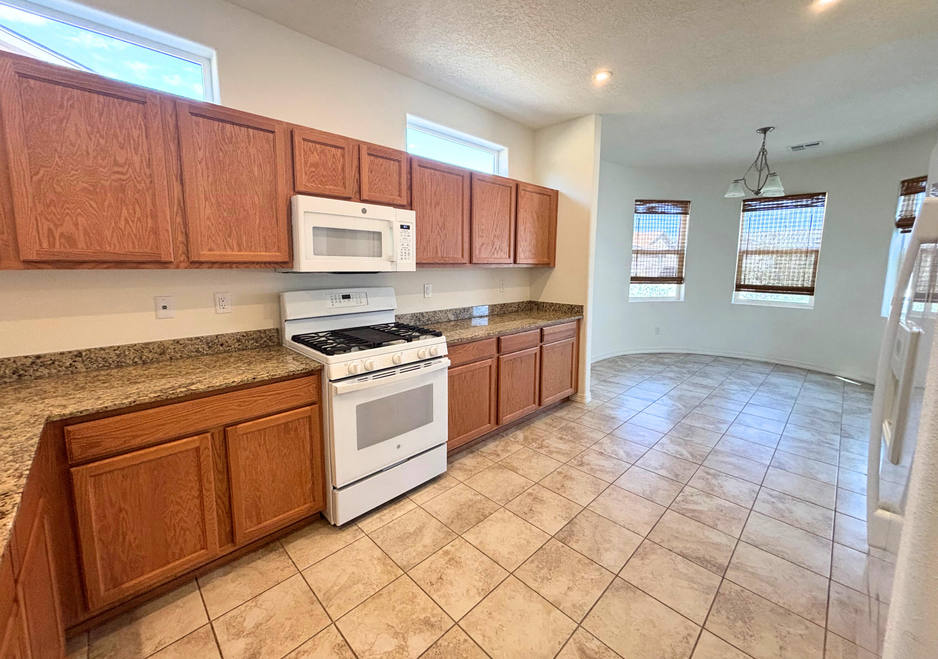 Photo 17 — 531 RIO CHAMA Circle SW