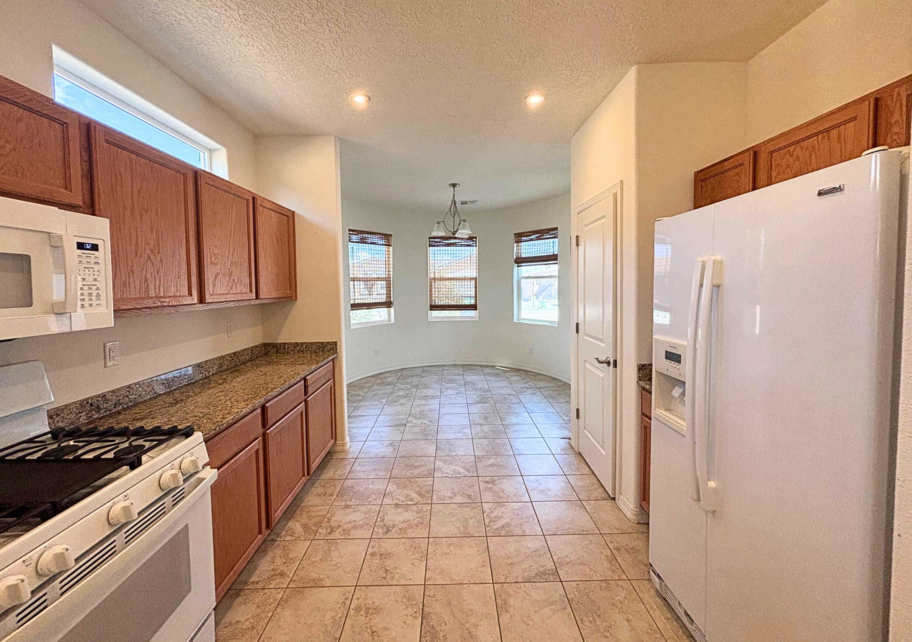 Photo 16 — 531 RIO CHAMA Circle SW