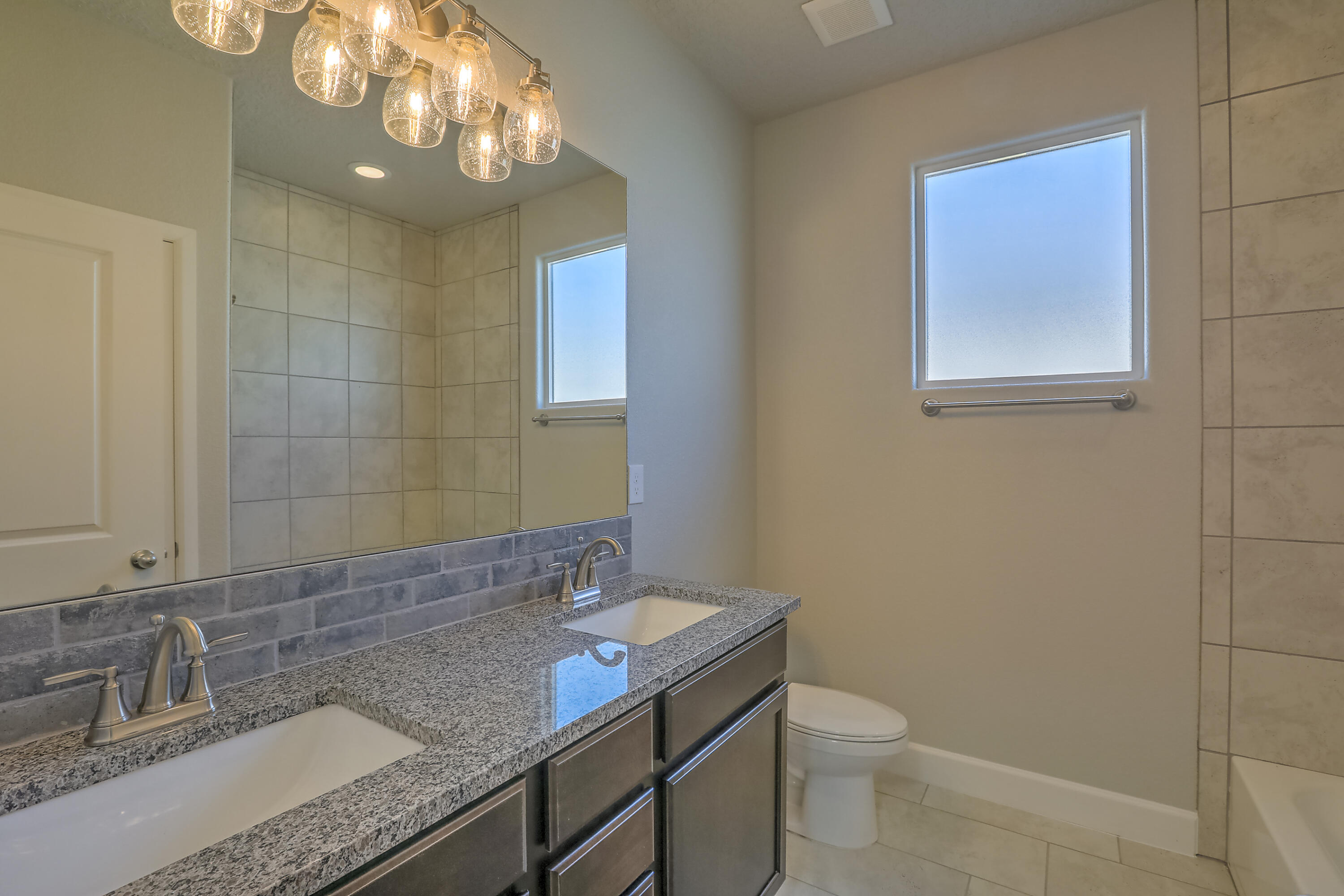 Photo 2 — 6817 Cleary Loop NE