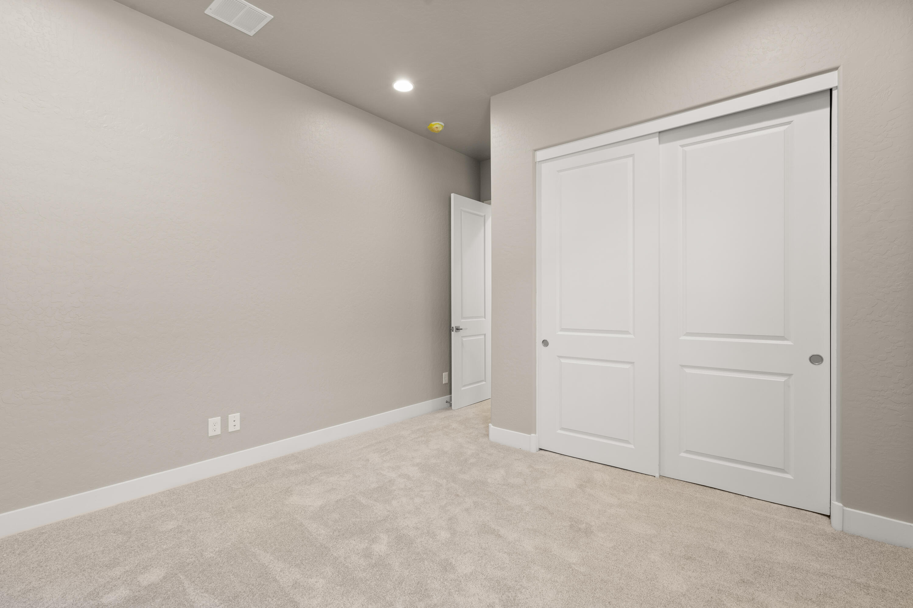 Photo 11 — 6704 Zachary Road NE
