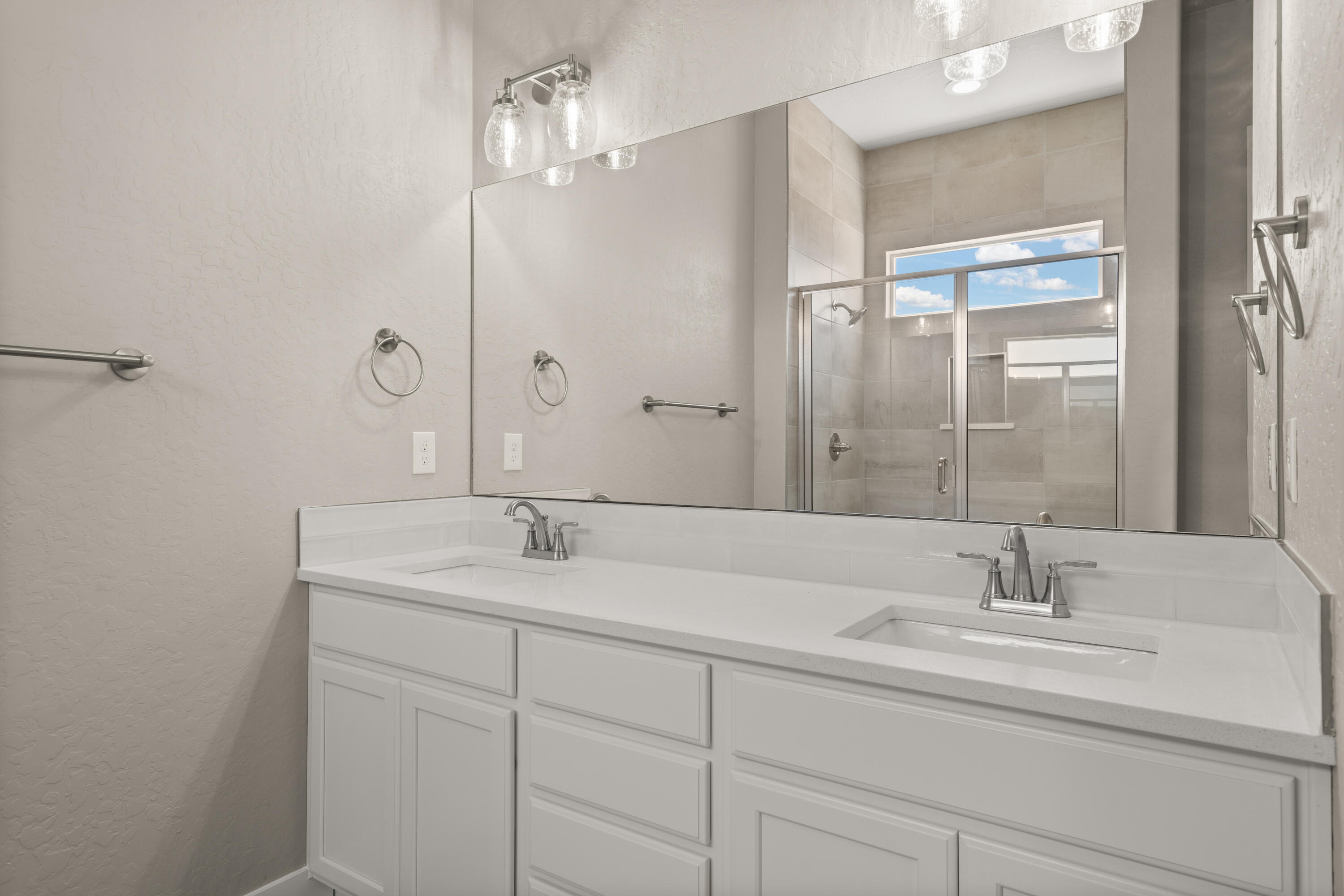 Photo 4 — 6704 Zachary Road NE