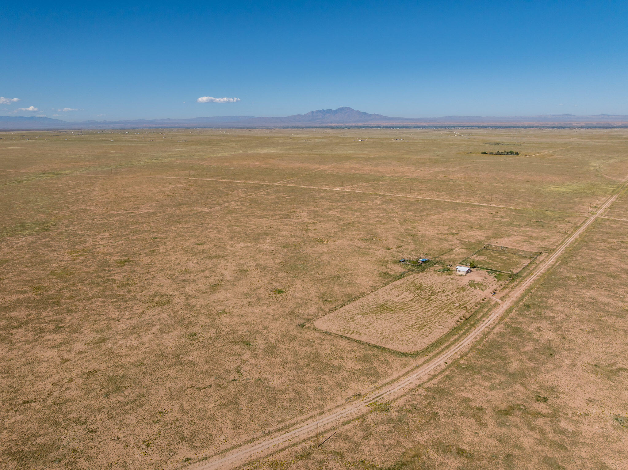 Photo 4 — 3301 Cuchilla Drive