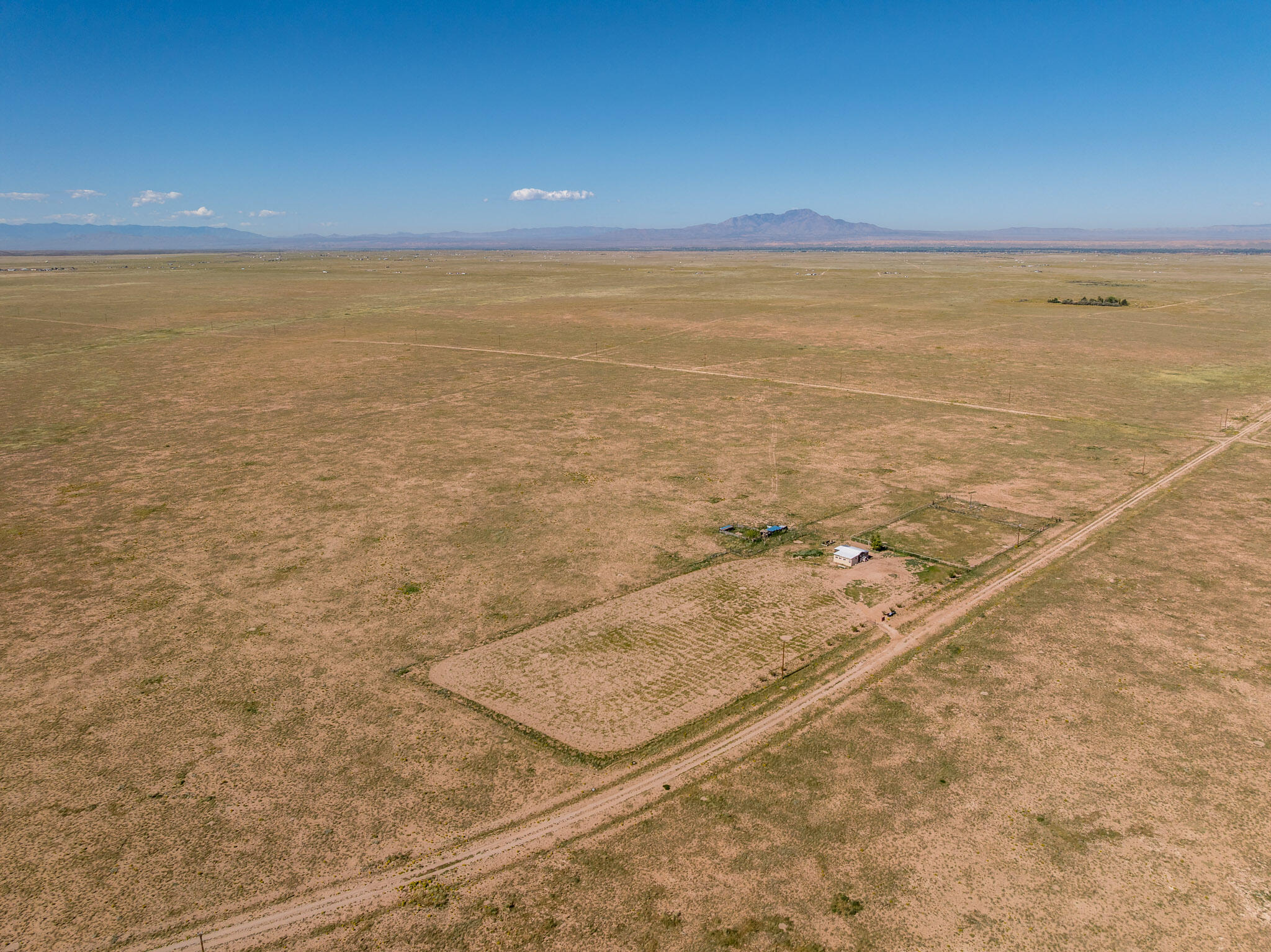 Photo 5 — 3301 Cuchilla Drive