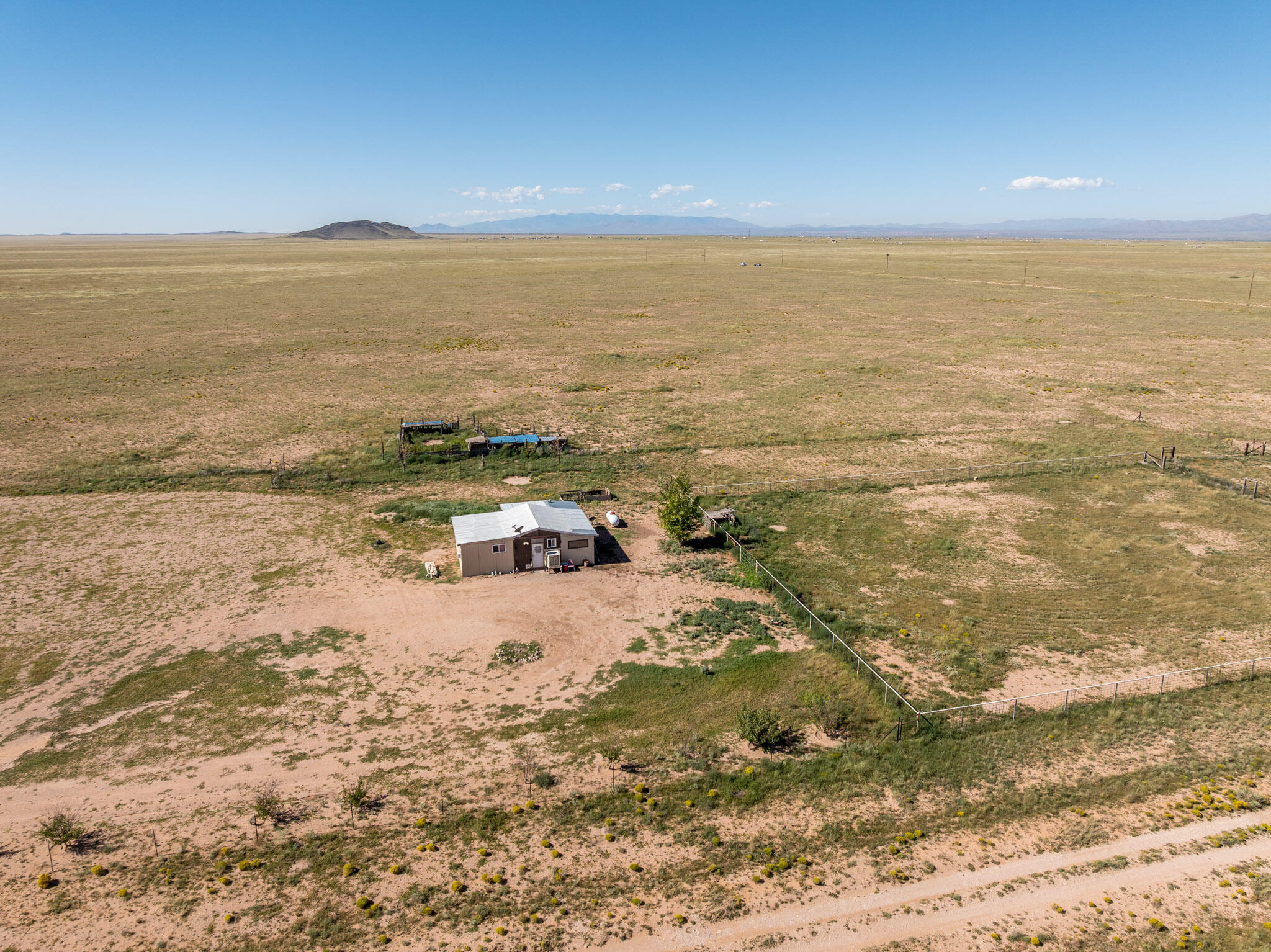 Photo 11 — 3301 Cuchilla Drive