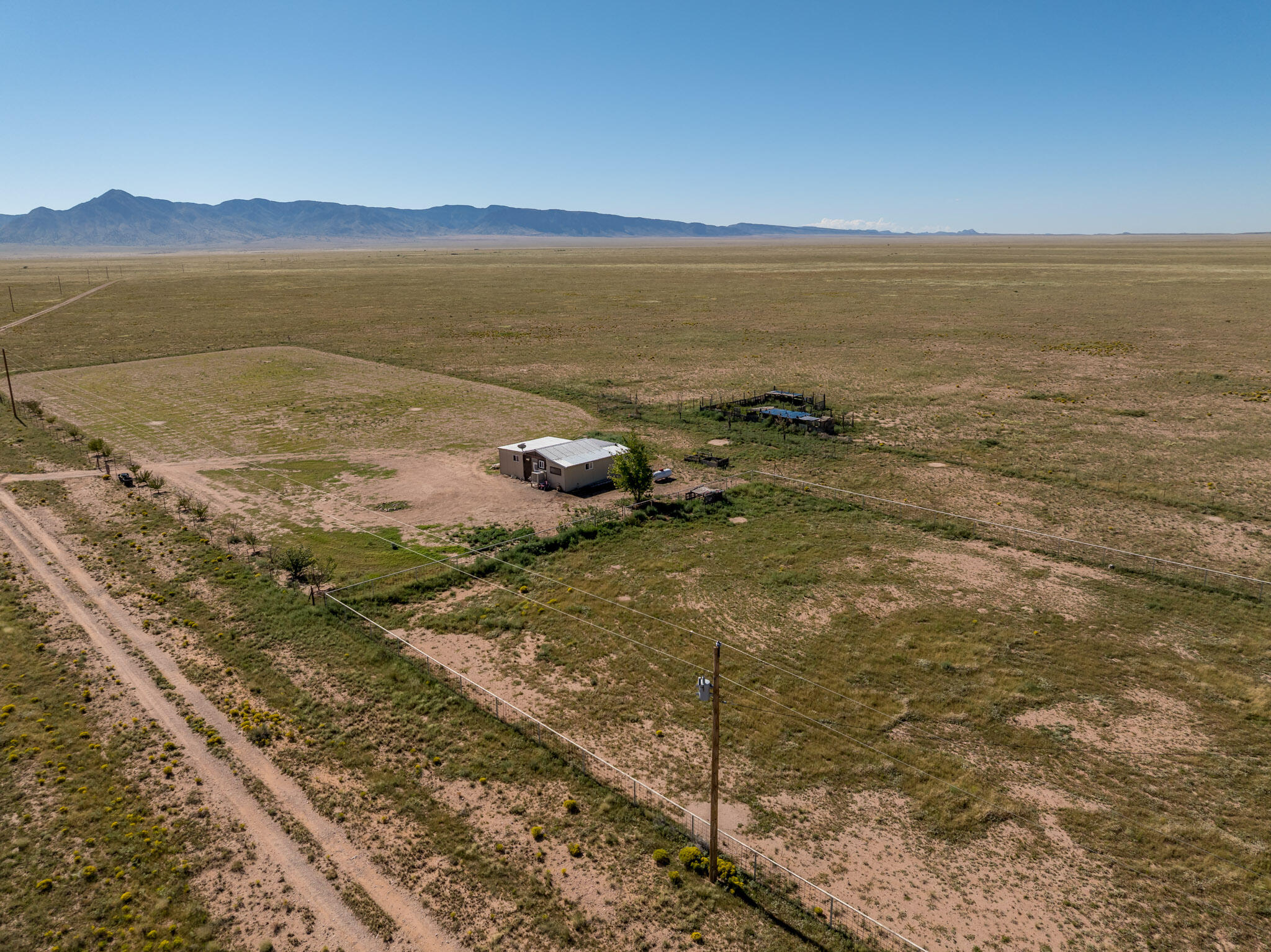 Photo 13 — 3301 Cuchilla Drive