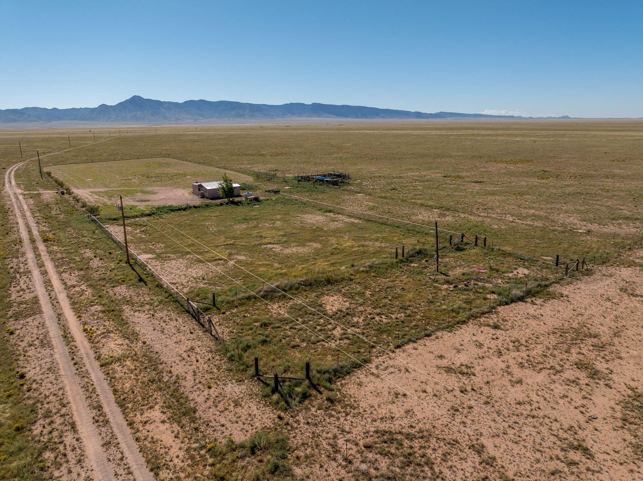 Photo 14 — 3301 Cuchilla Drive