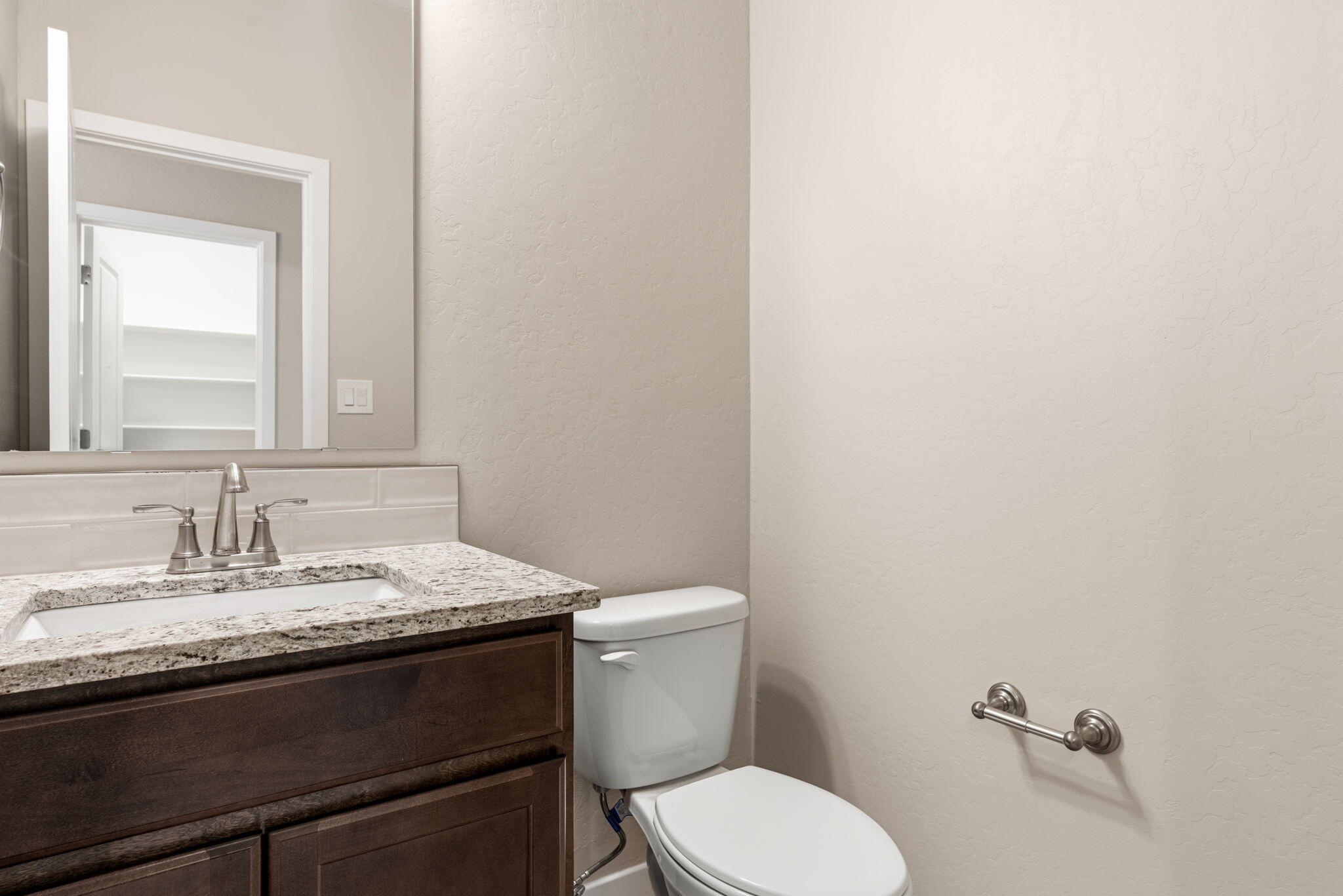 Photo 11 — 4428 Wymont Circle NE