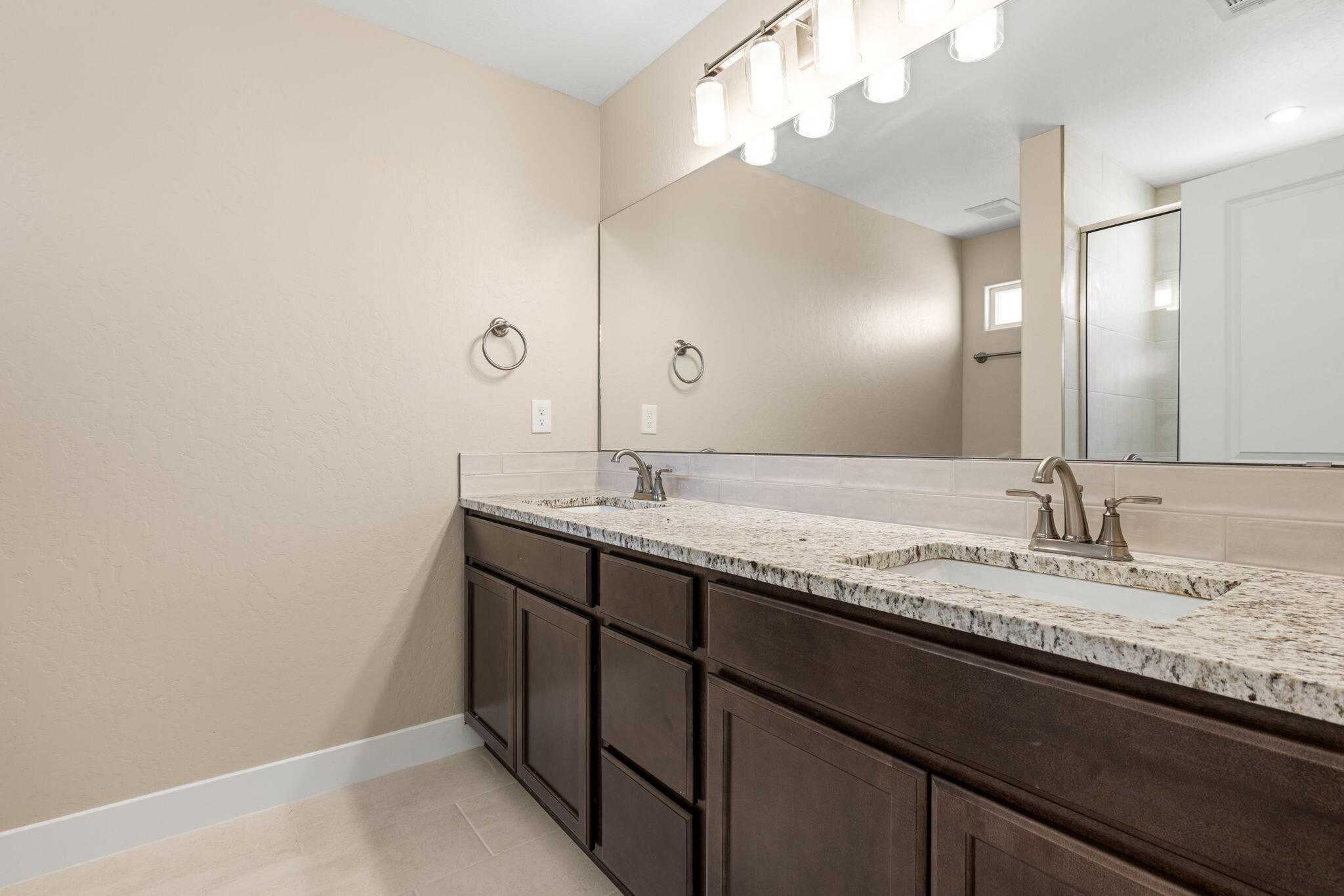 Photo 17 — 4428 Wymont Circle NE