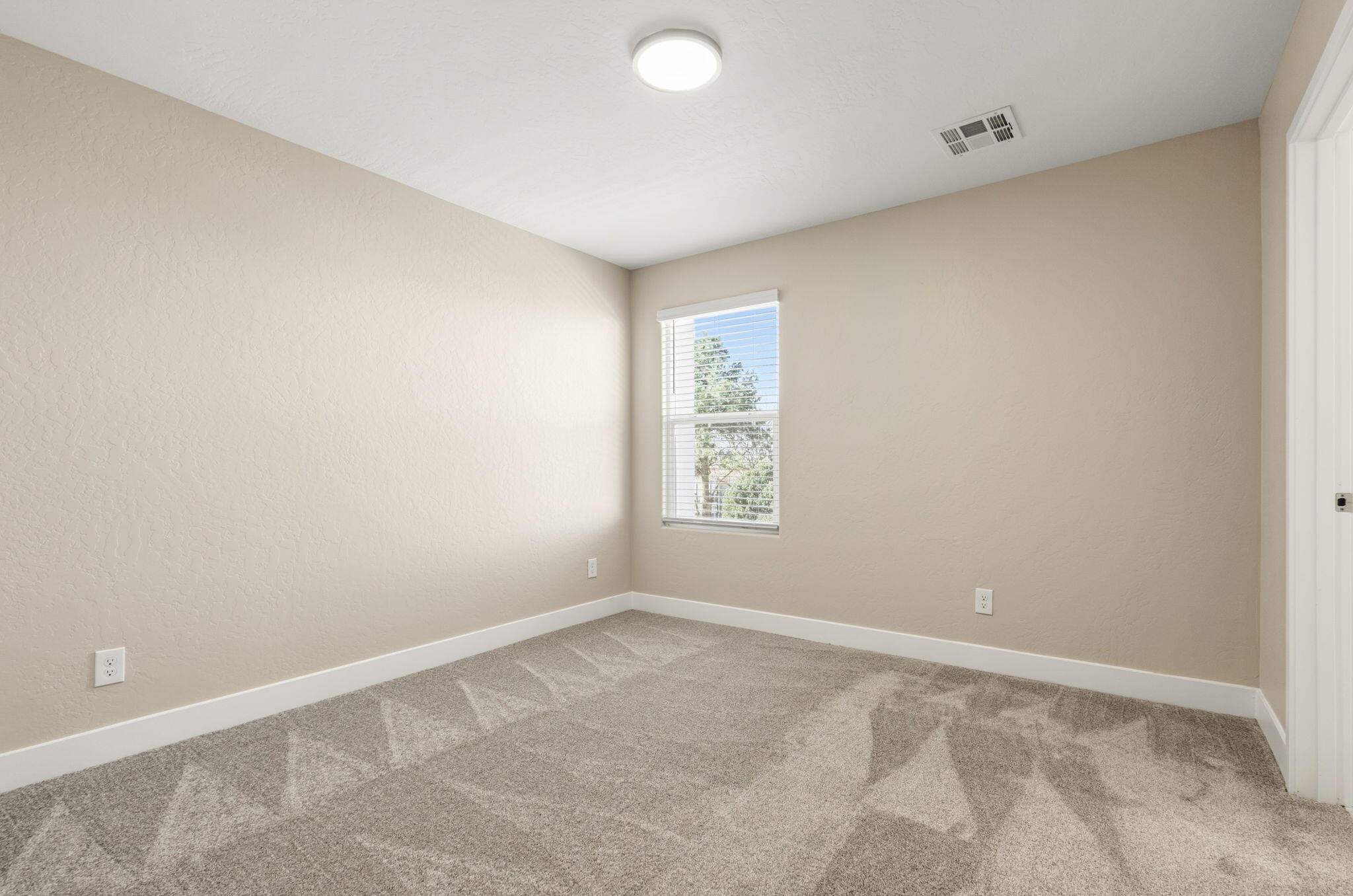 Photo 20 — 4428 Wymont Circle NE