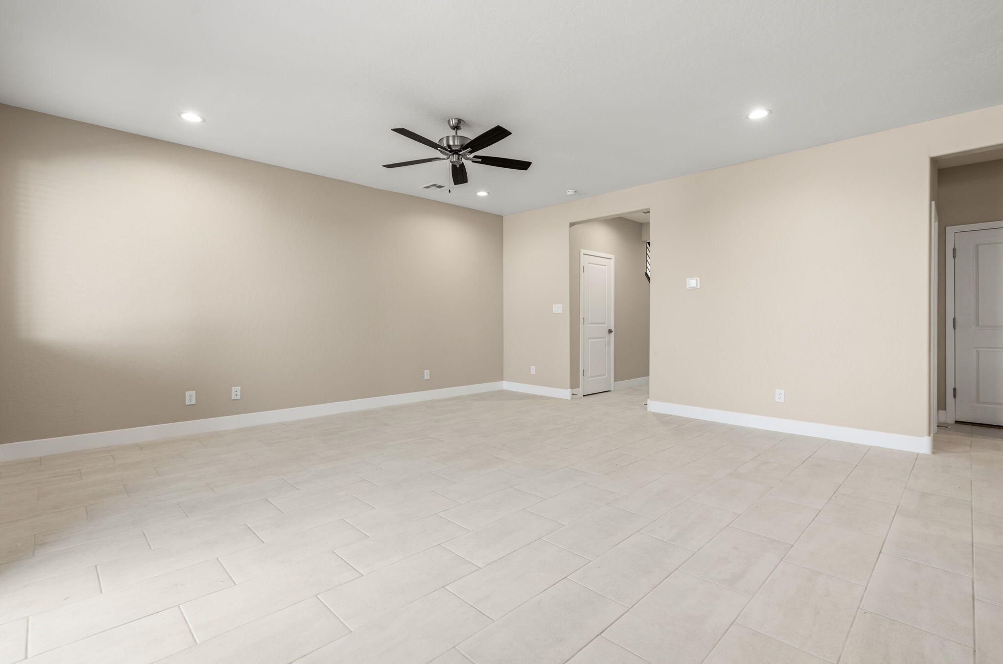 Photo 5 — 4428 Wymont Circle NE