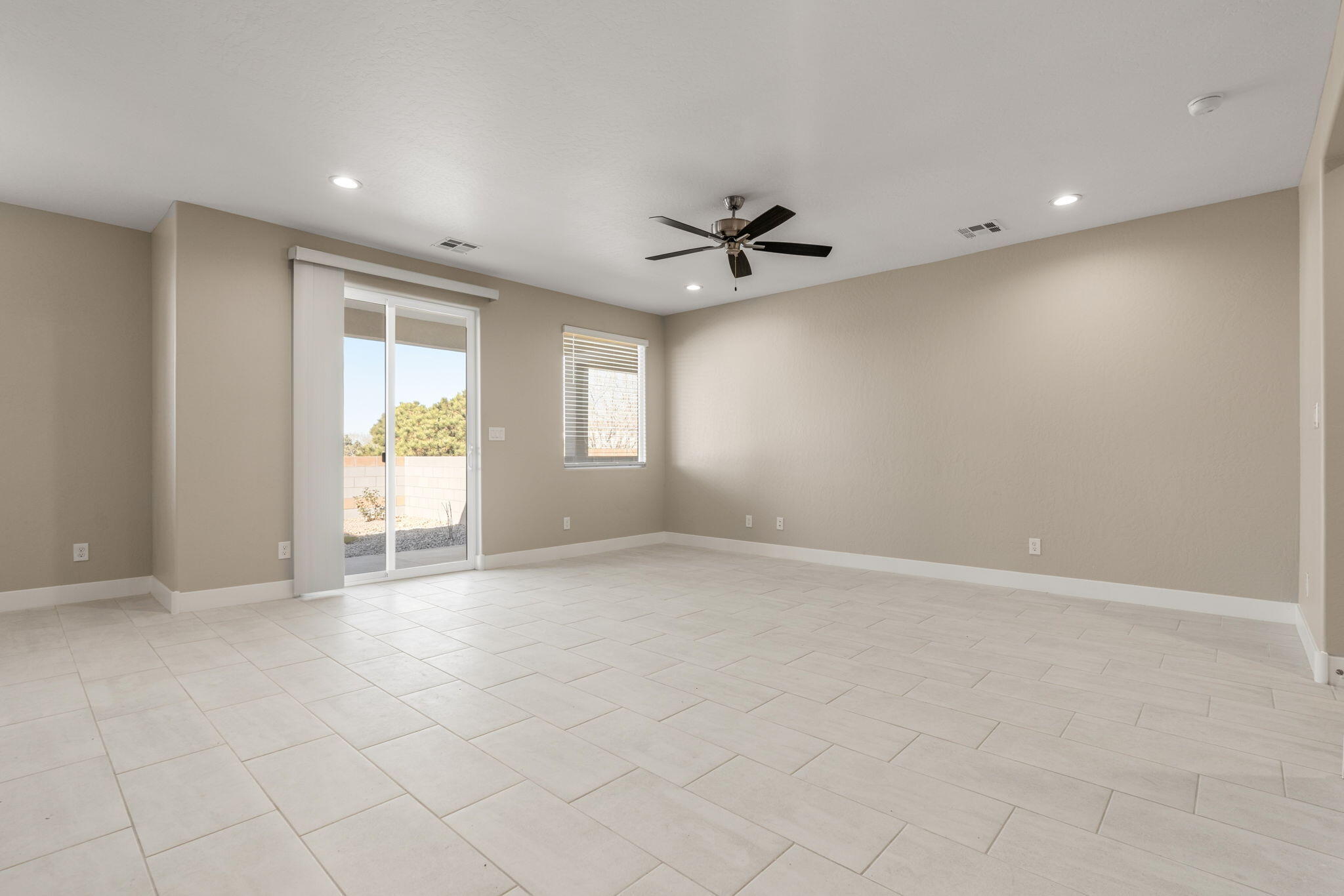 Photo 6 — 4428 Wymont Circle NE