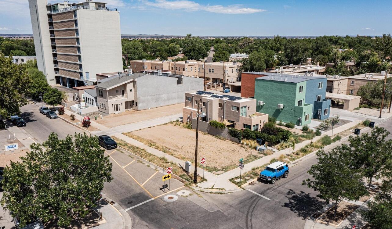 Photo 2 — 635 14TH Street SW