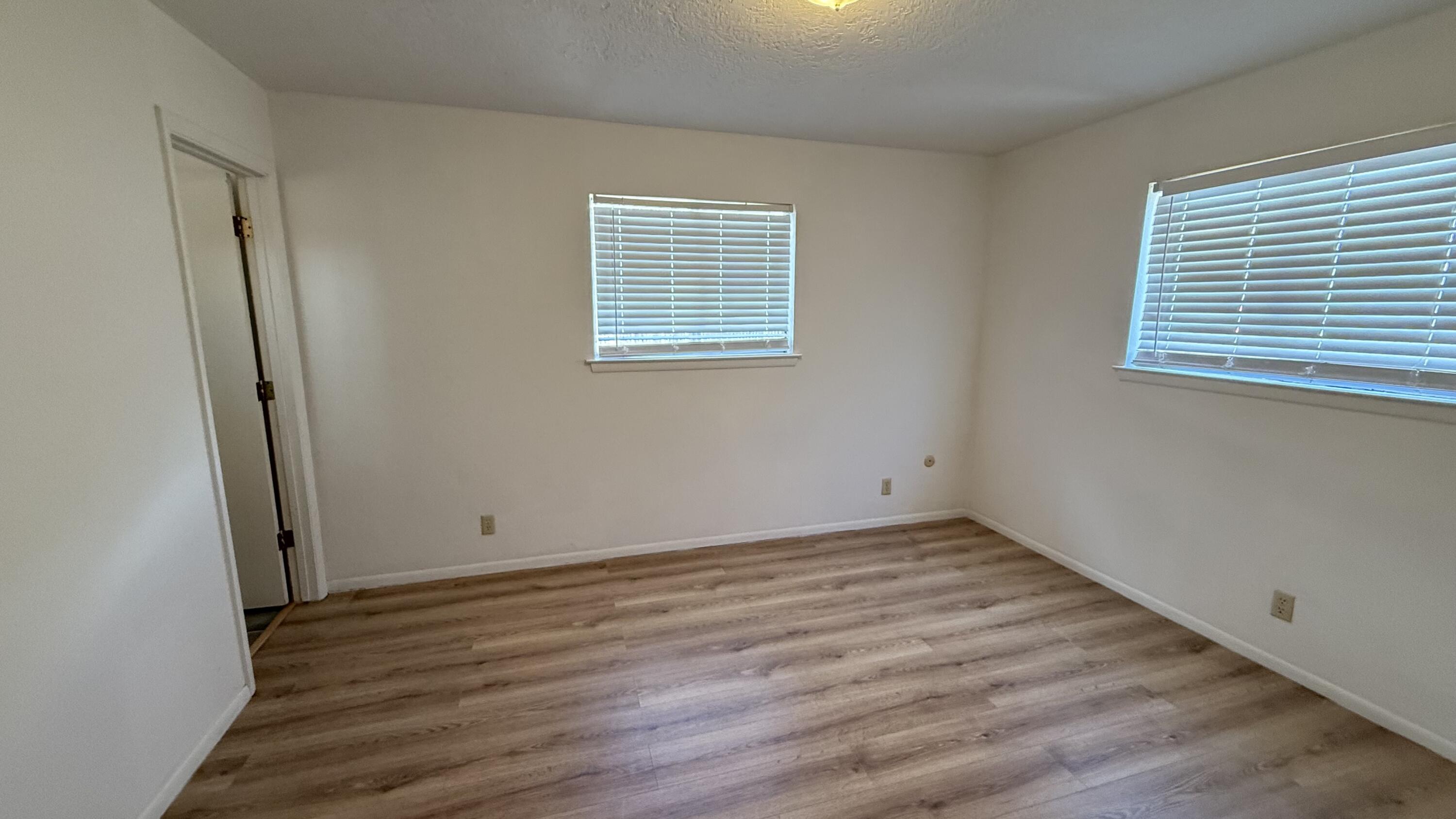 Photo 5 — 1209 Lewis Drive