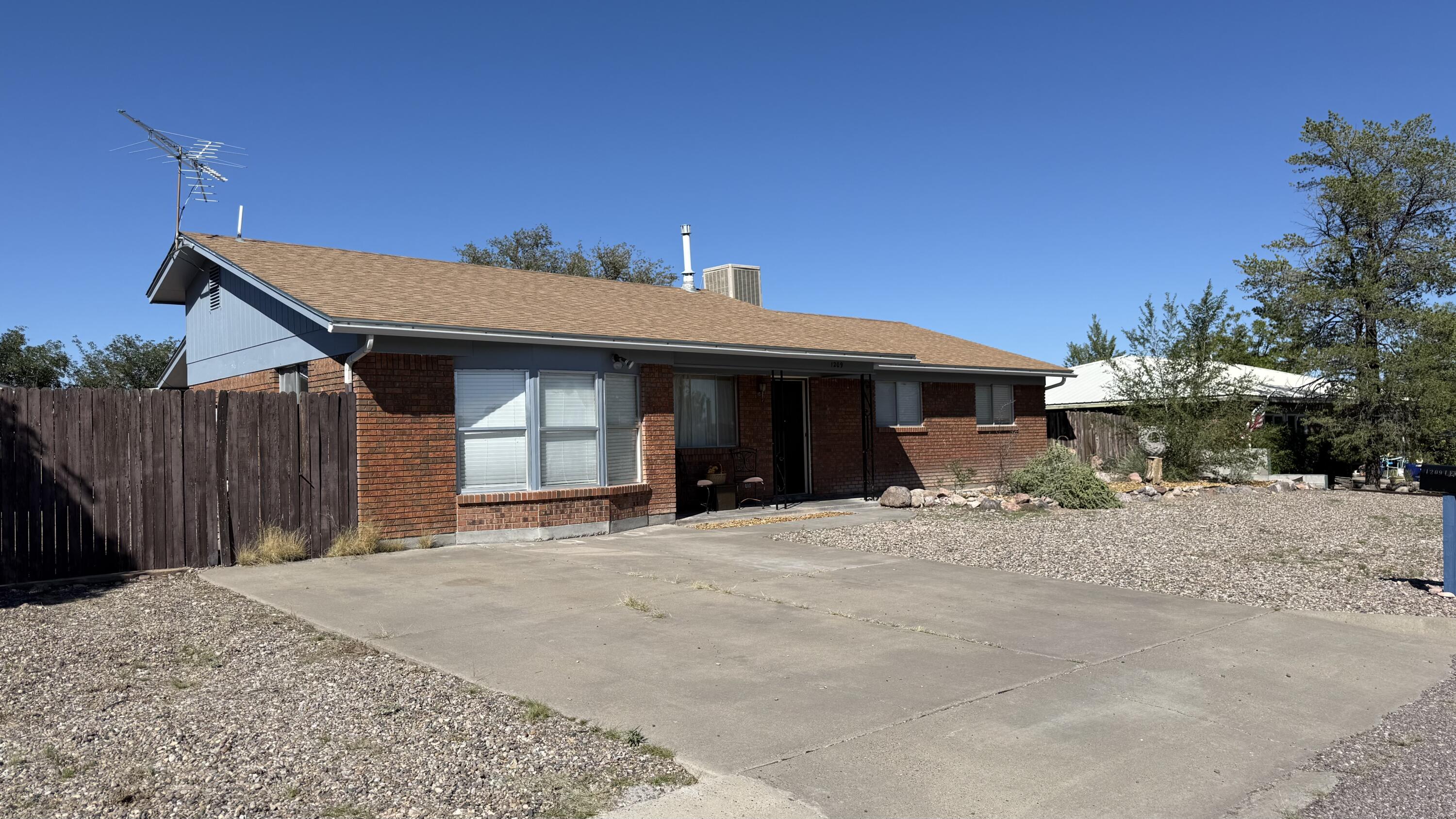 Photo 3 — 1209 Lewis Drive