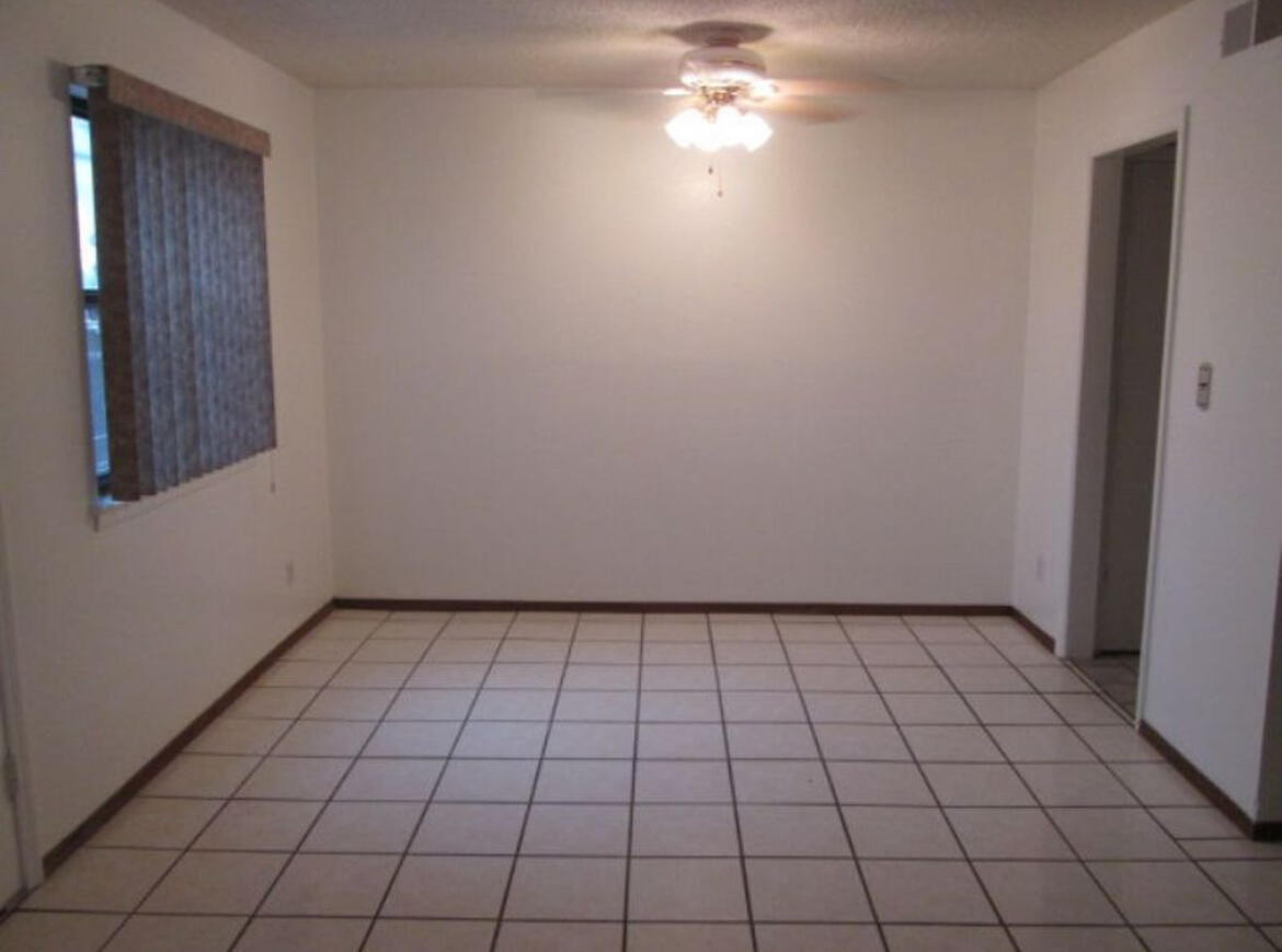 Photo 6 — 12000 STILWELL Place NE C