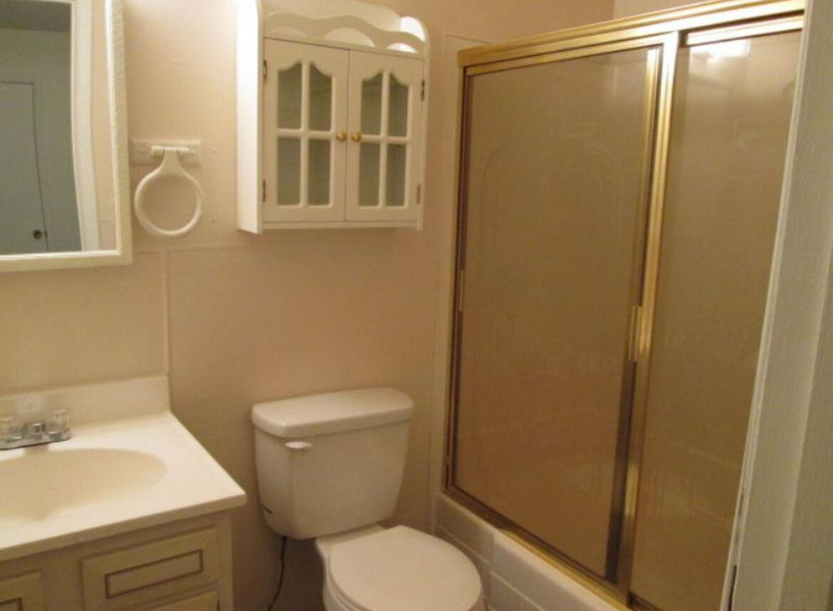 Photo 4 — 12000 STILWELL Place NE C