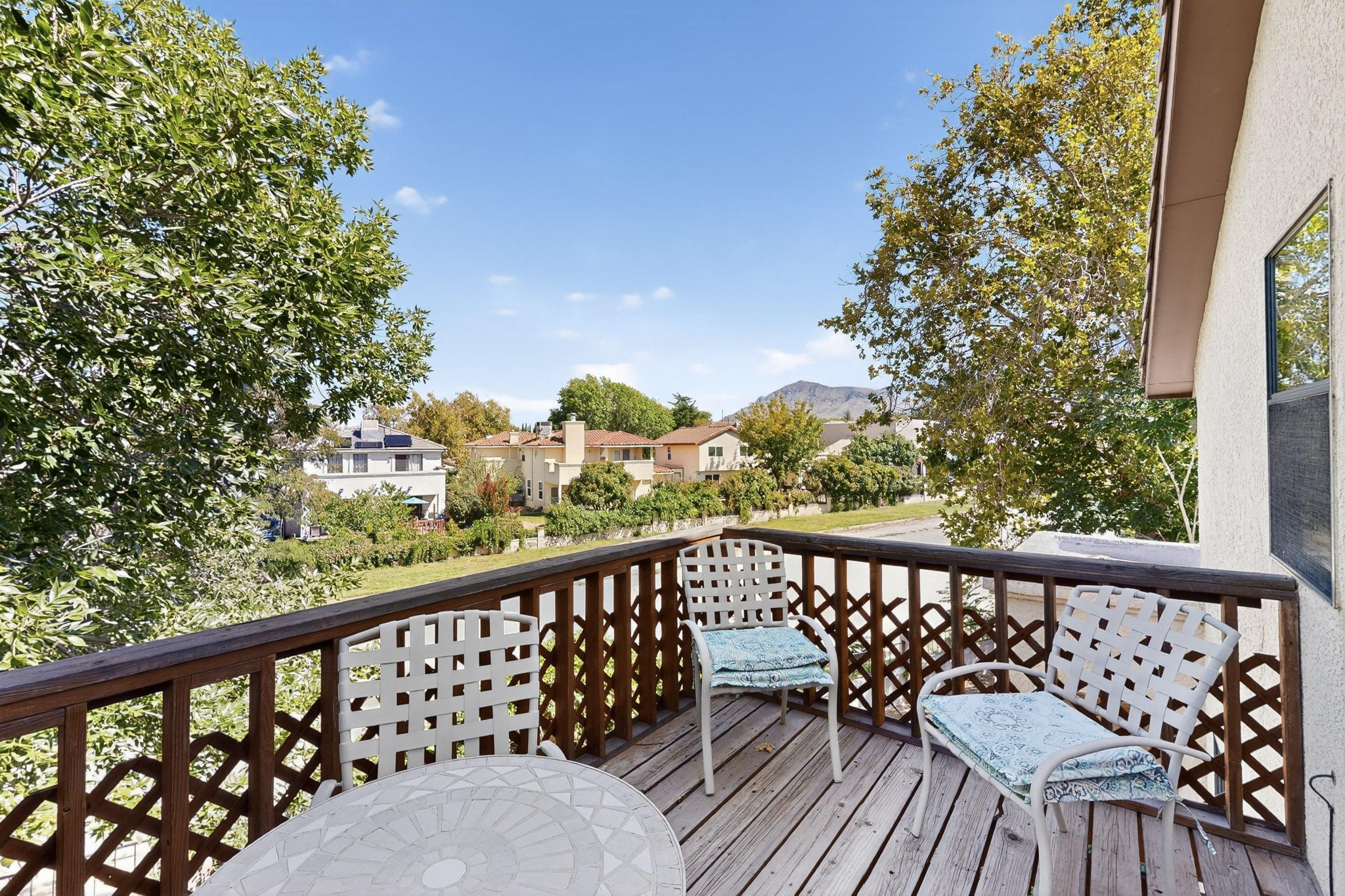 Photo 5 — 7809 OAKLAND Avenue NE