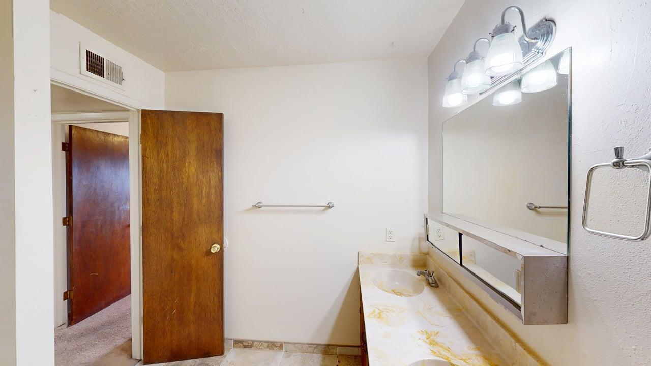 Photo 12 — 12708 Copper Avenue NE