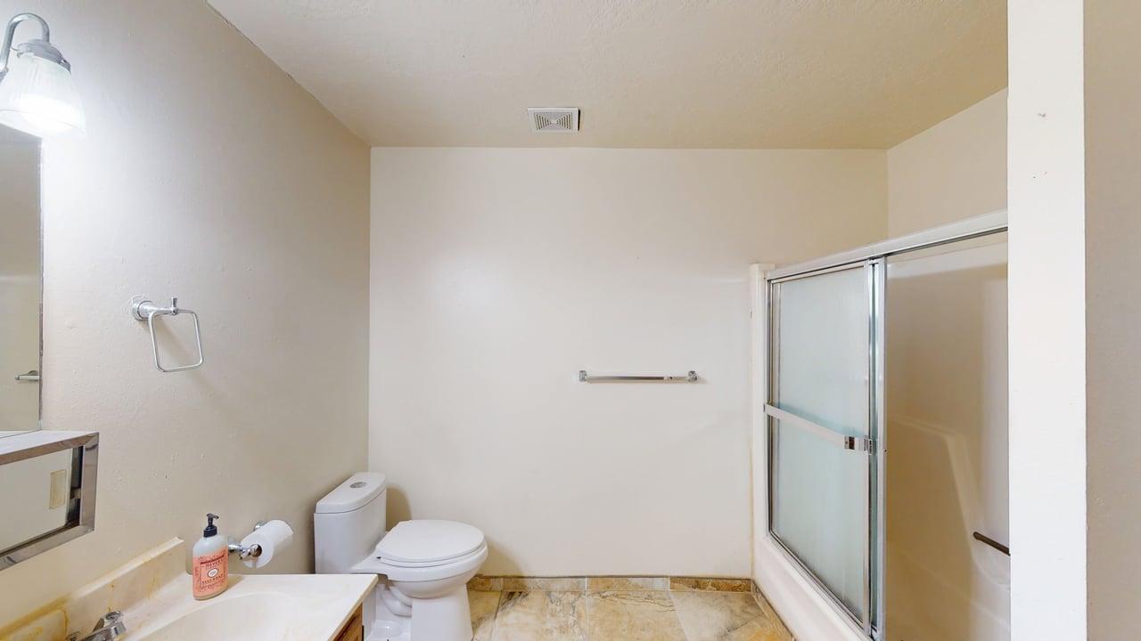 Photo 11 — 12708 Copper Avenue NE