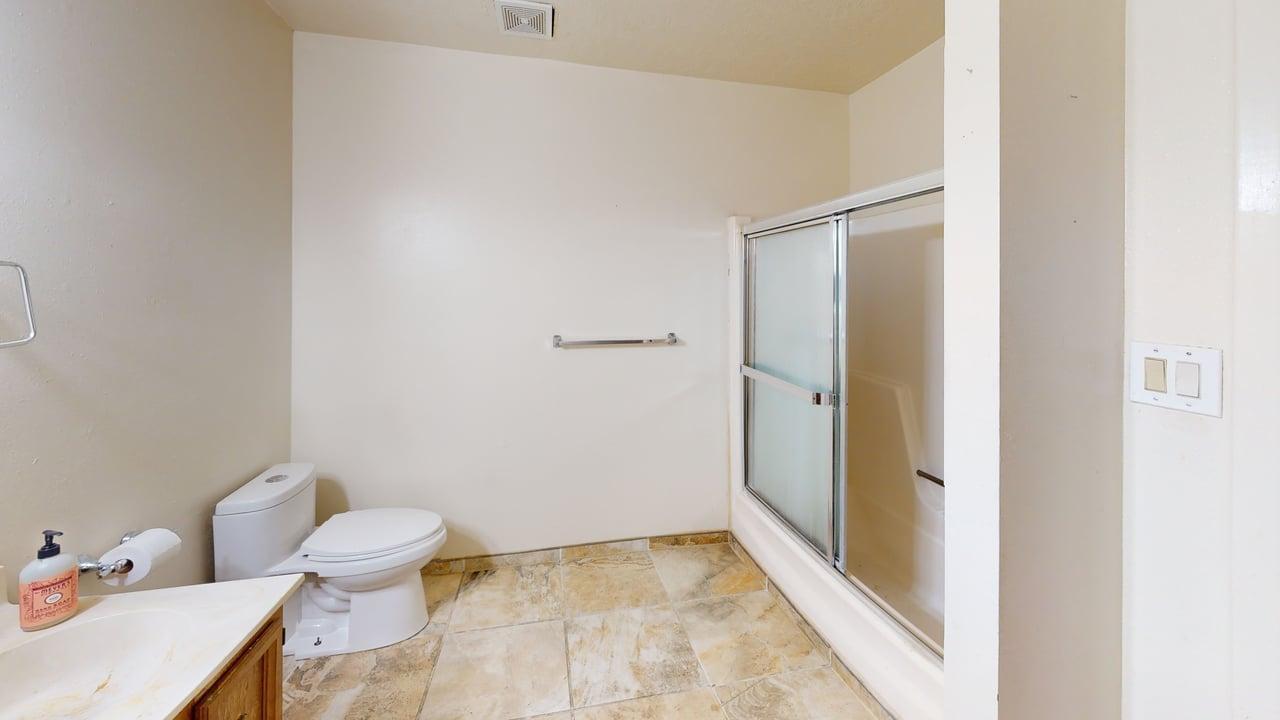 Photo 10 — 12708 Copper Avenue NE