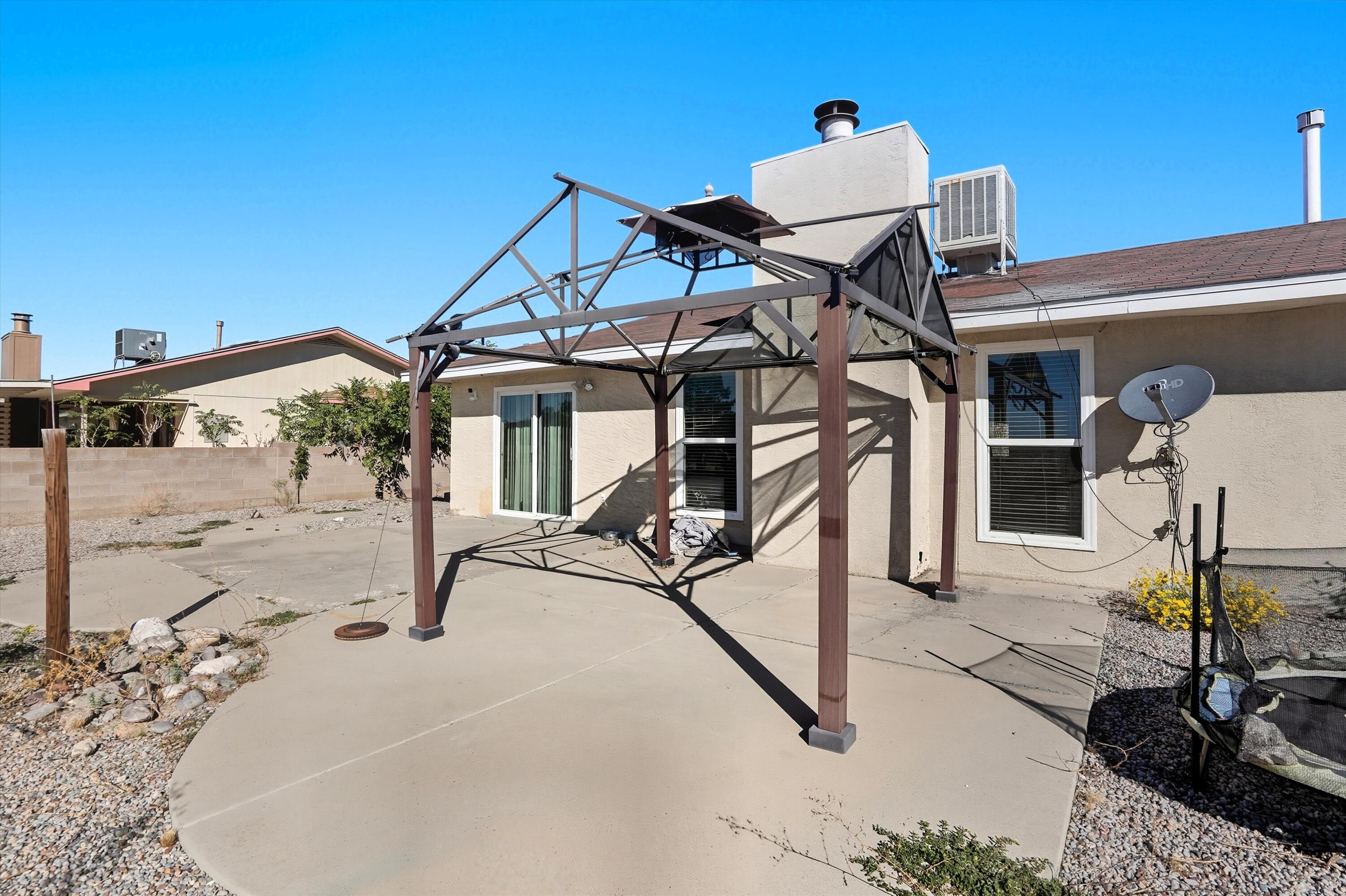 Photo 3 — 4516 QUARTZ Drive NE