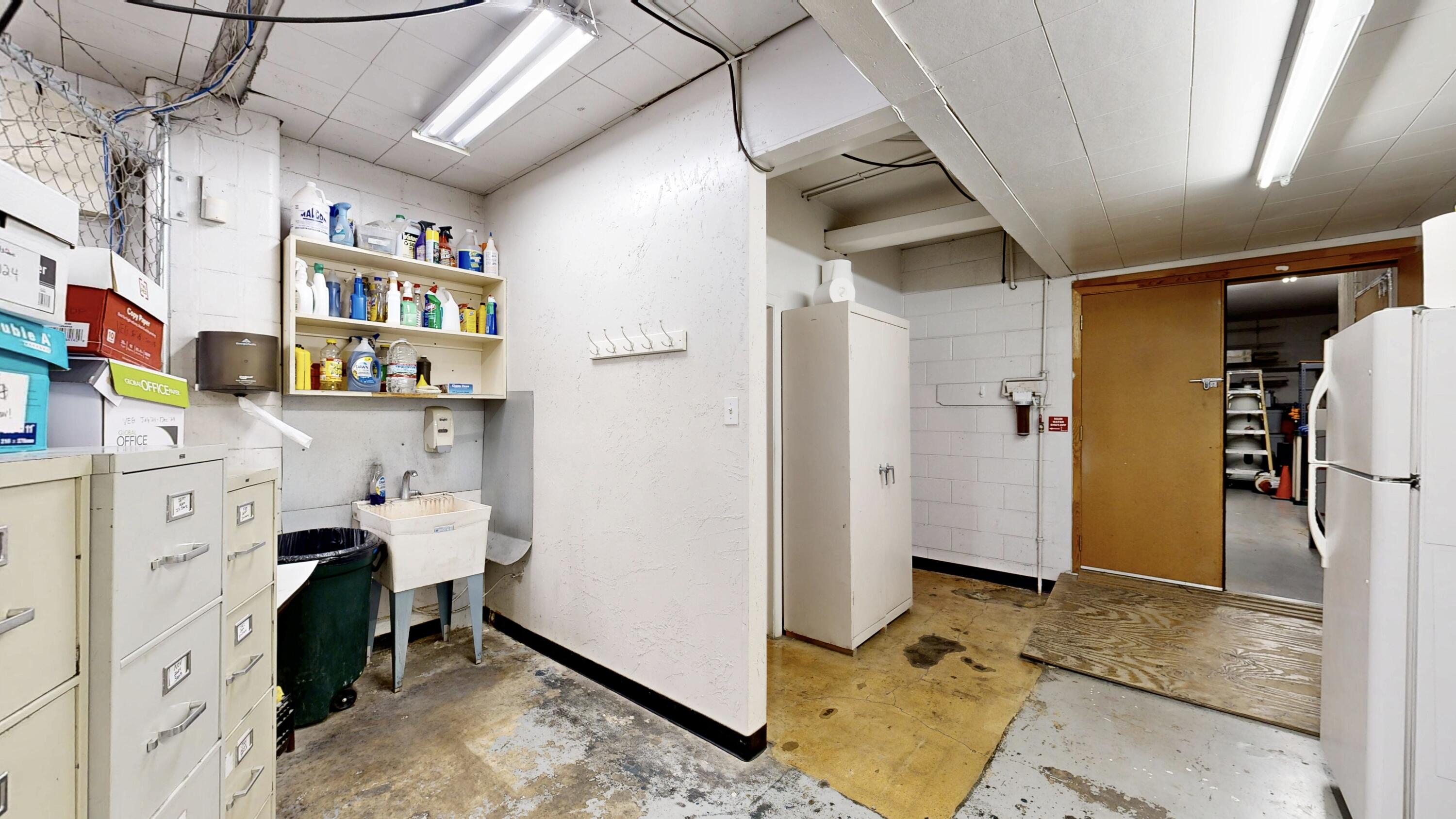 Photo 18 — 6717 LOMAS Boulevard NE