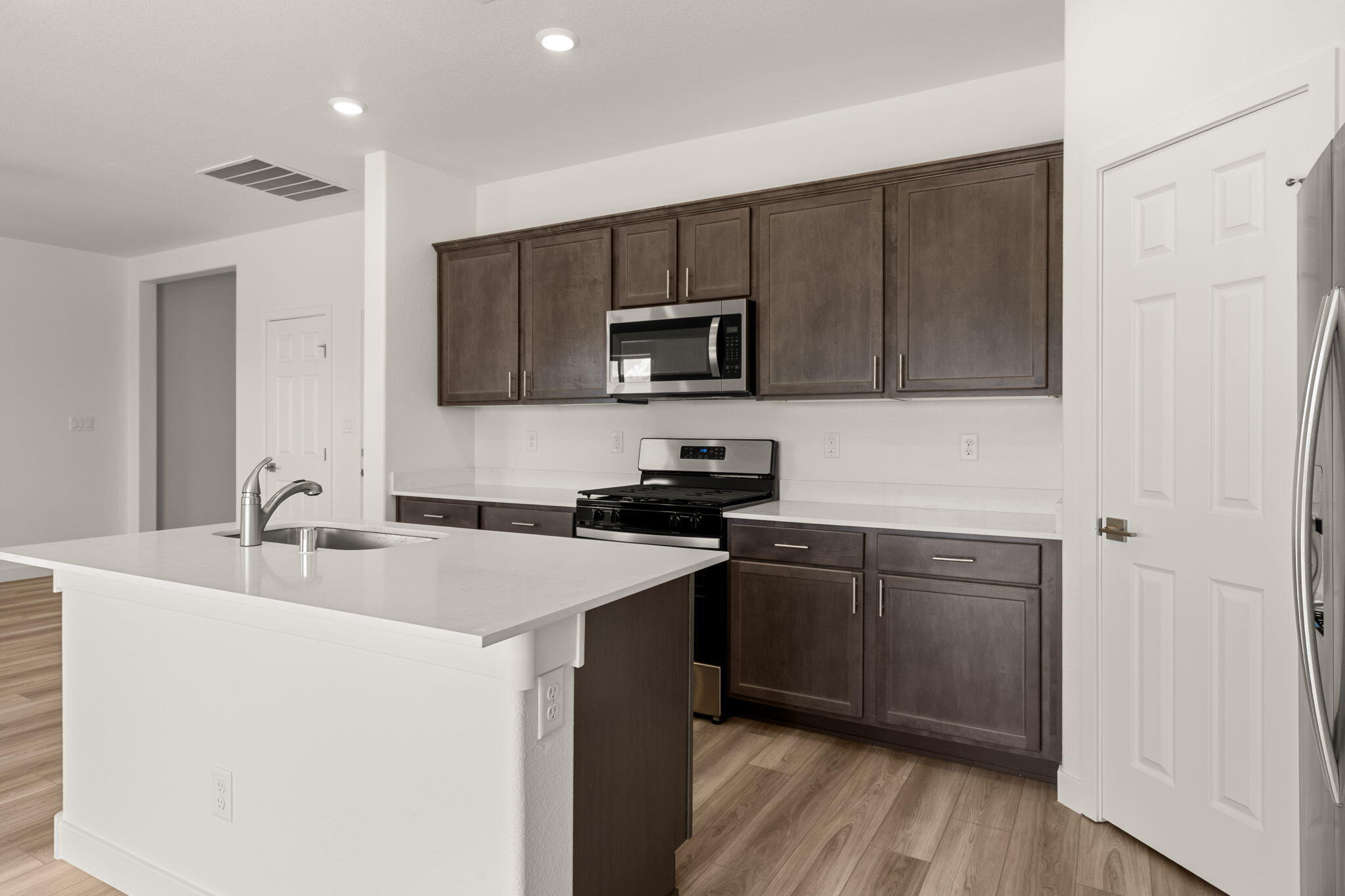 Photo 8 — 1628 Saddleback Trail NE