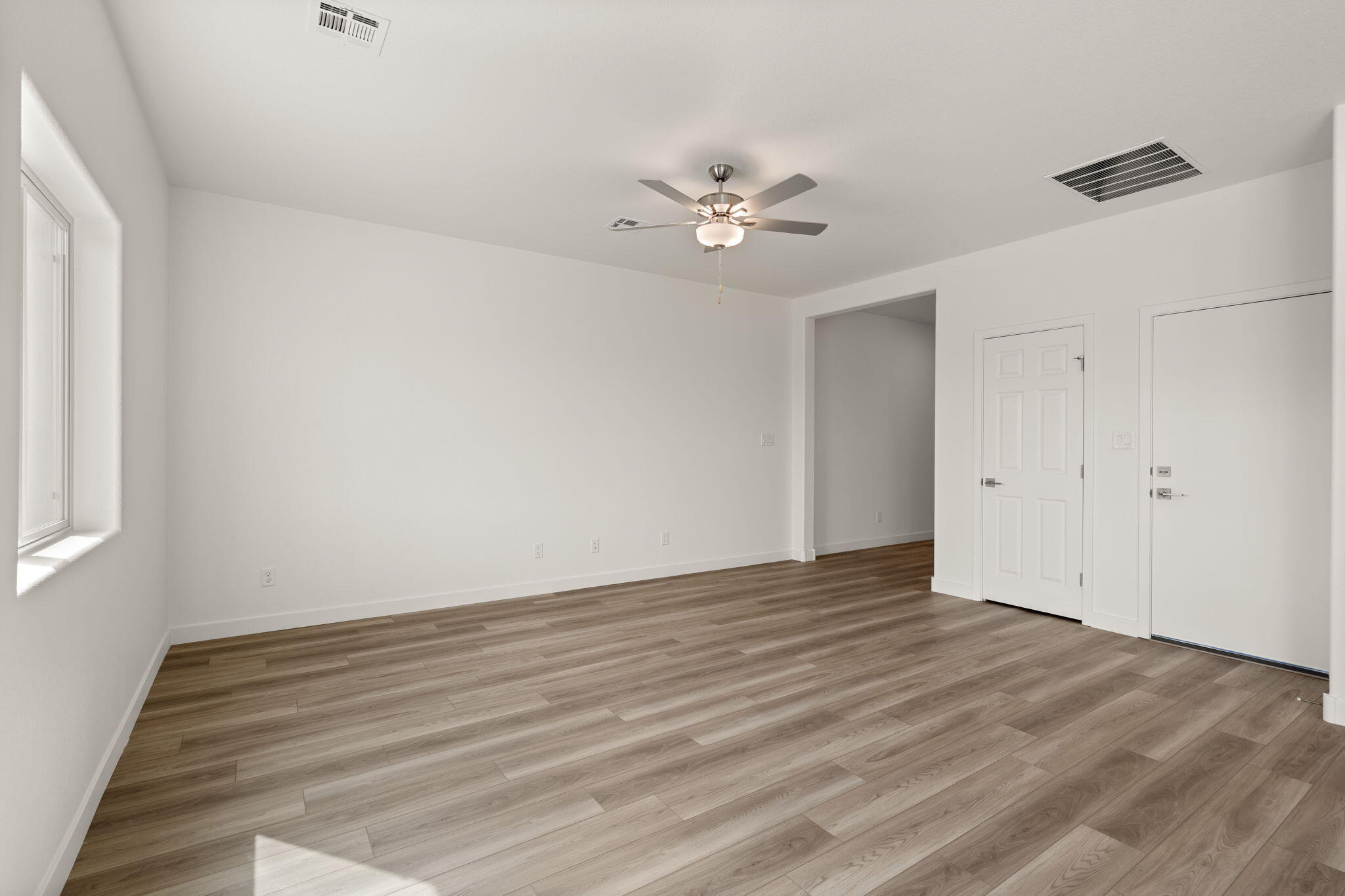 Photo 4 — 1628 Saddleback Trail NE