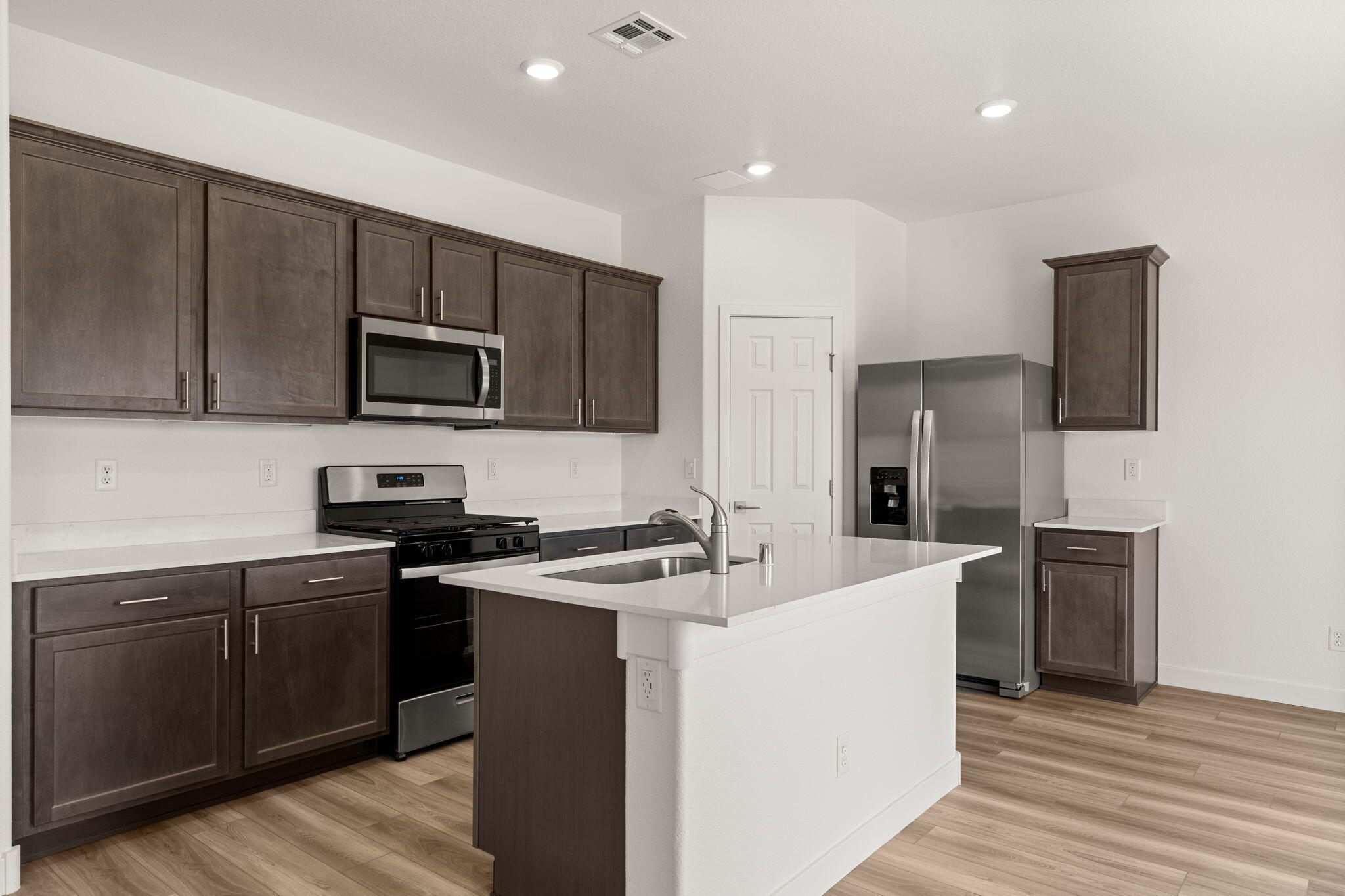 Photo 6 — 1628 Saddleback Trail NE