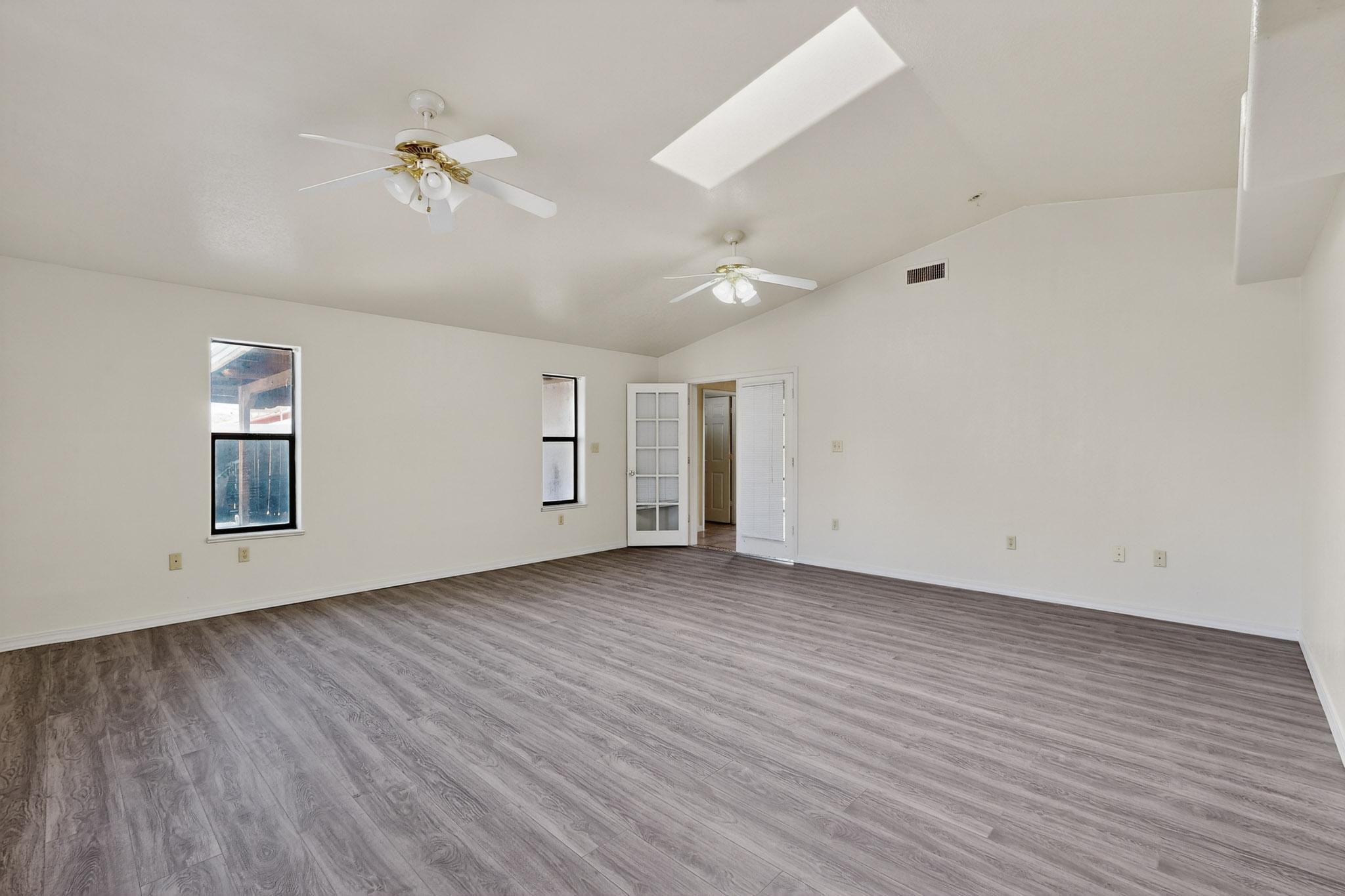 Photo 2 — 1212 W Didier Avenue