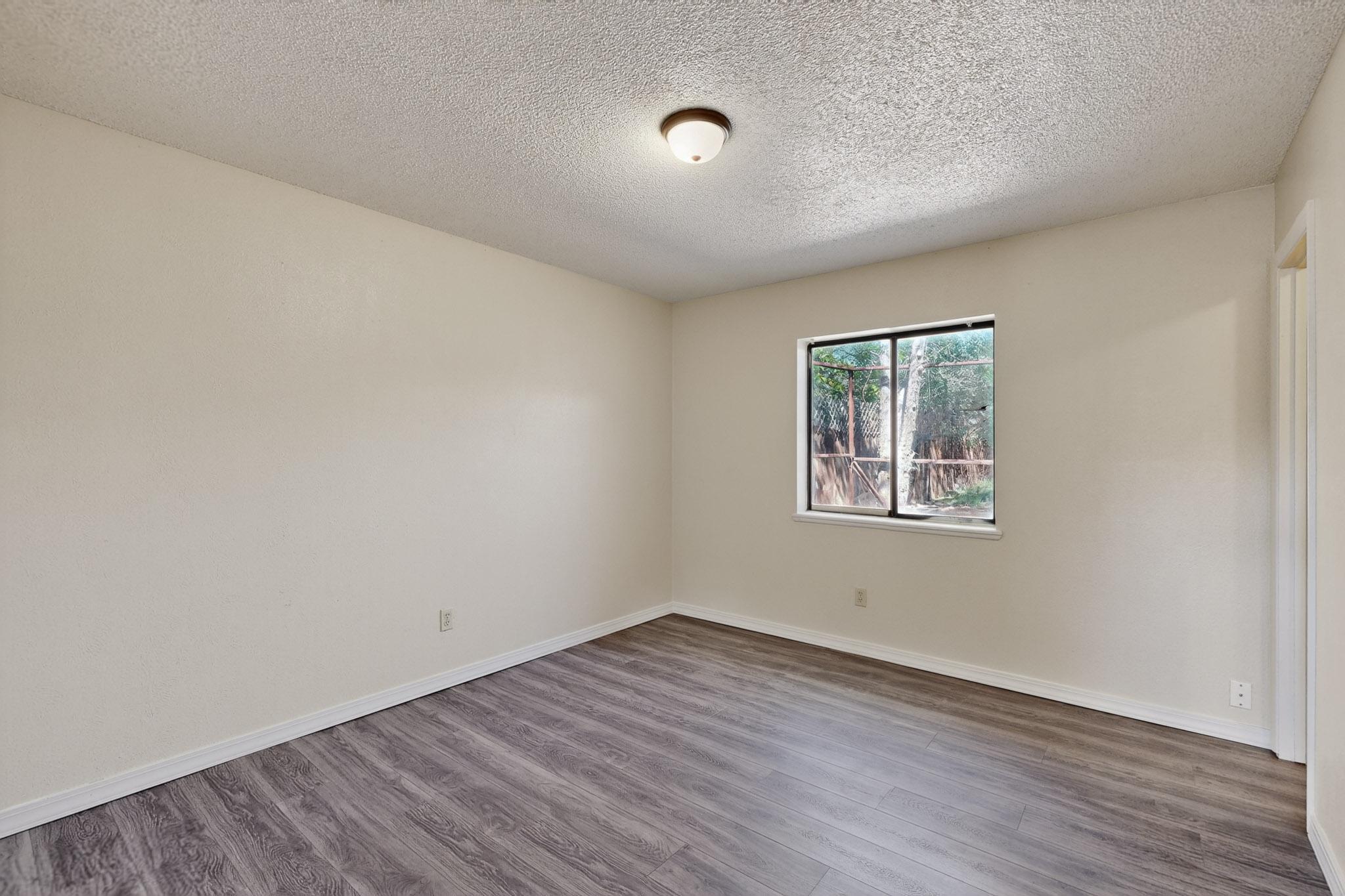 Photo 6 — 1212 W Didier Avenue