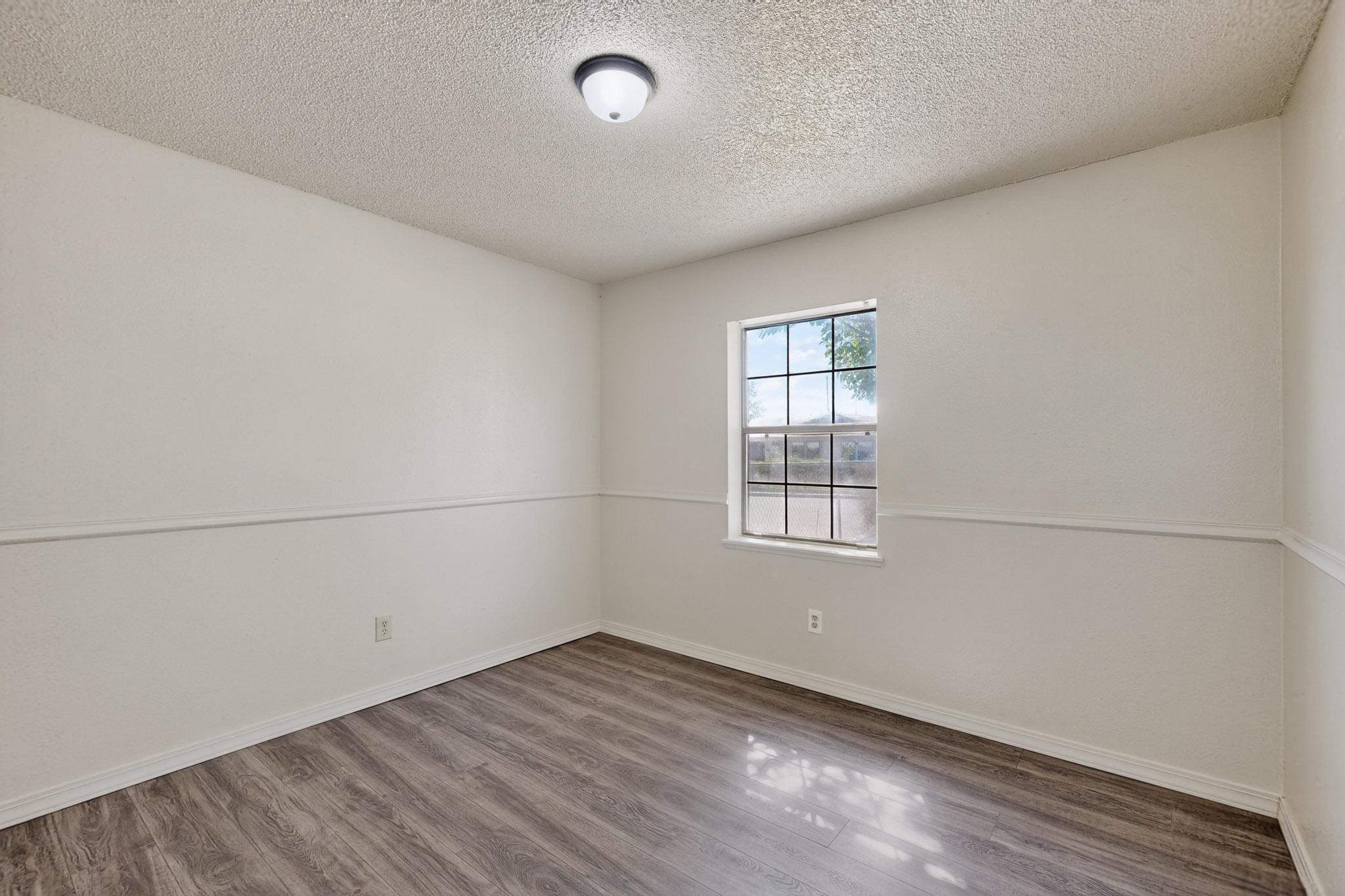 Photo 15 — 1212 W Didier Avenue