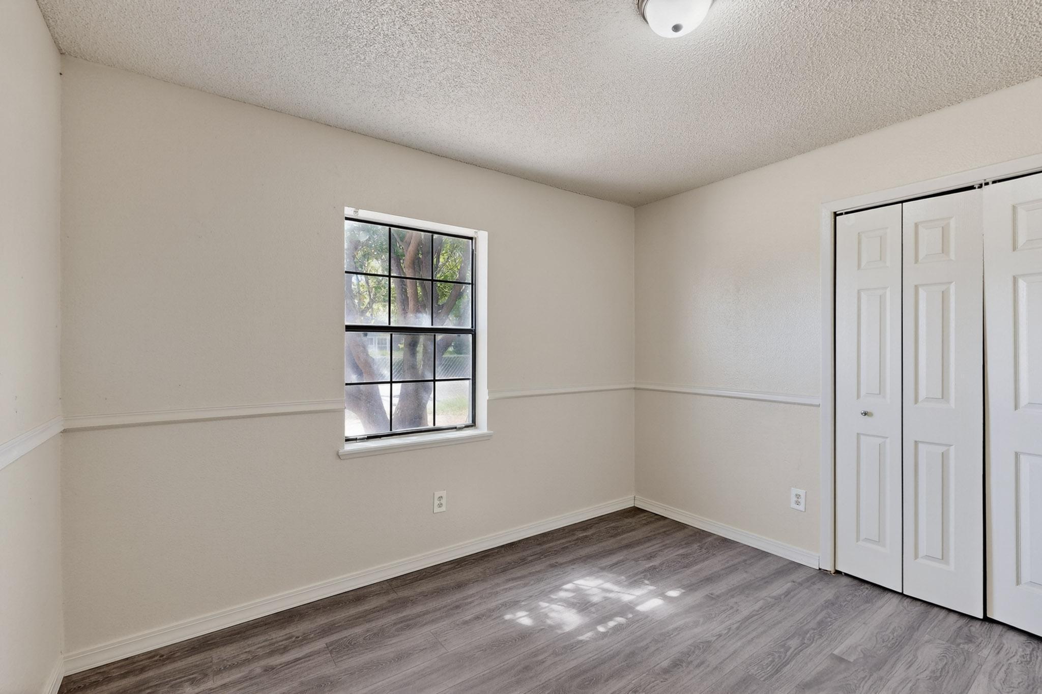 Photo 17 — 1212 W Didier Avenue