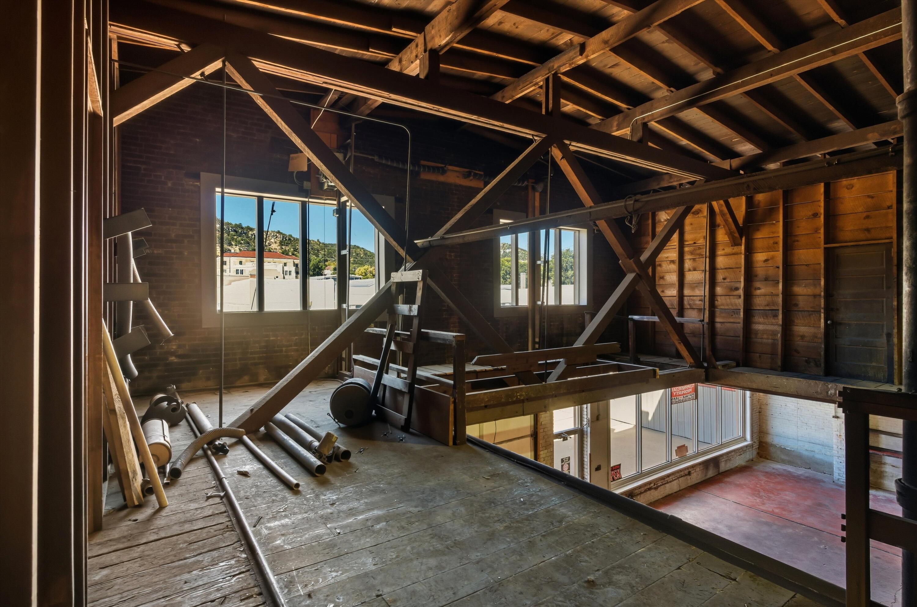 Photo 11 — 201 N 2ND Street