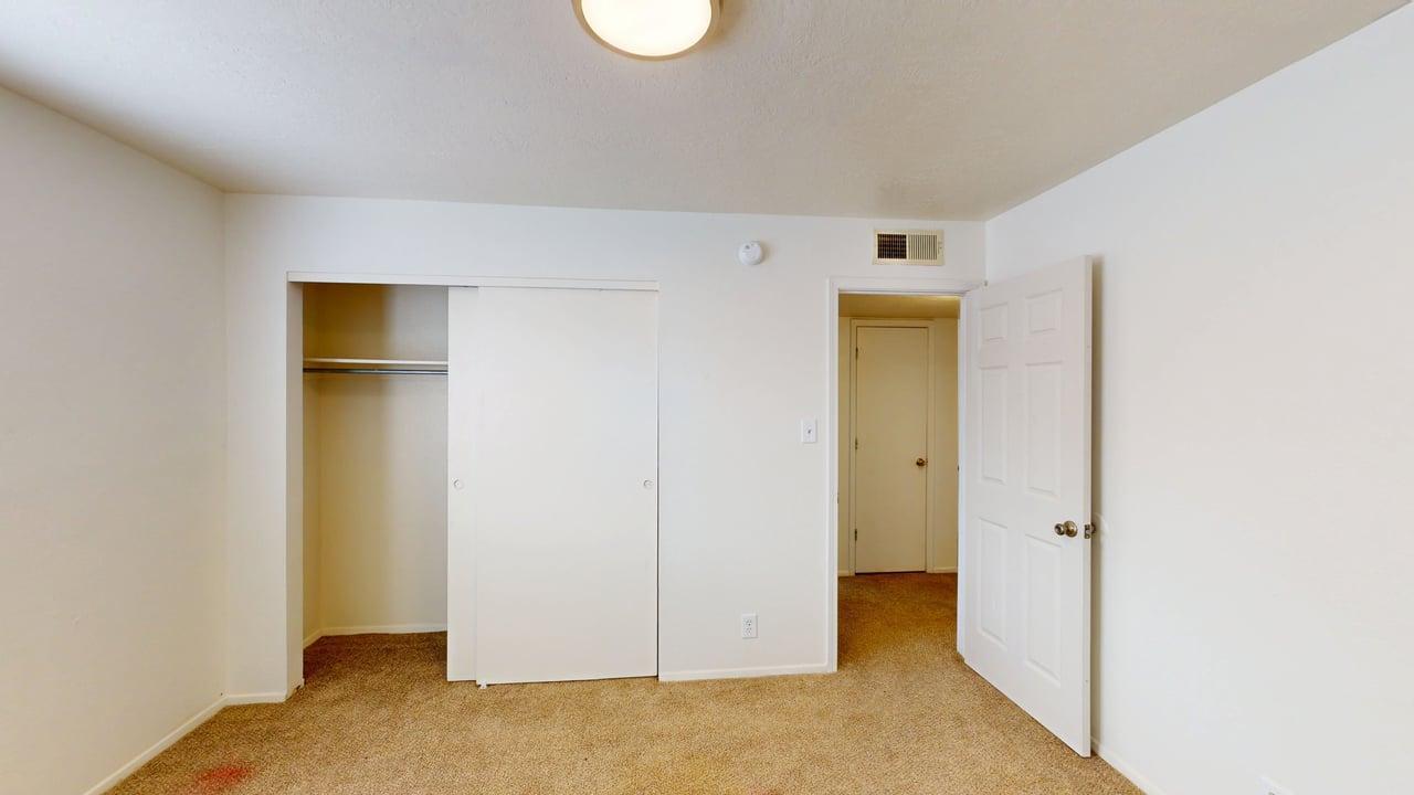 Photo 14 — 3601 Wellesley Drive NE