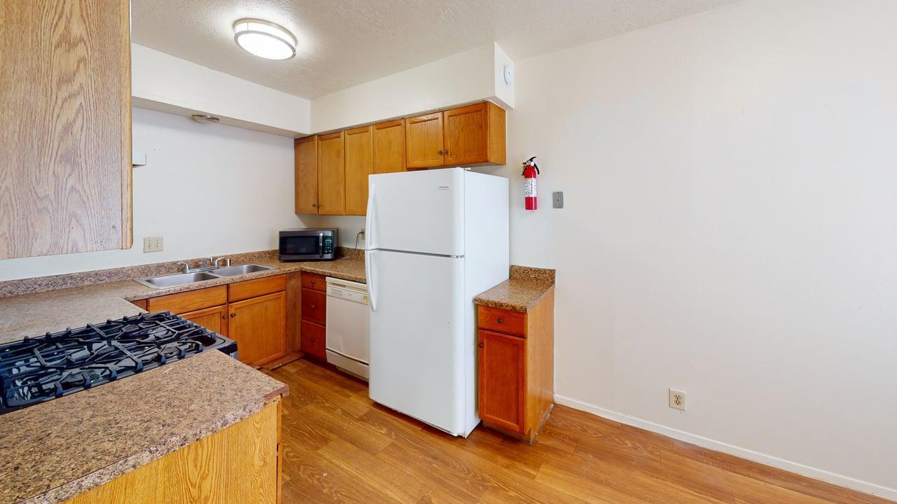 Photo 17 — 3601 Wellesley Drive NE