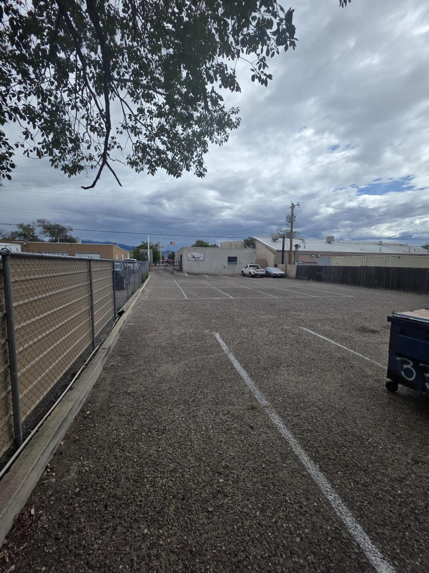 Photo 4 — 331 San Pedro Drive NE