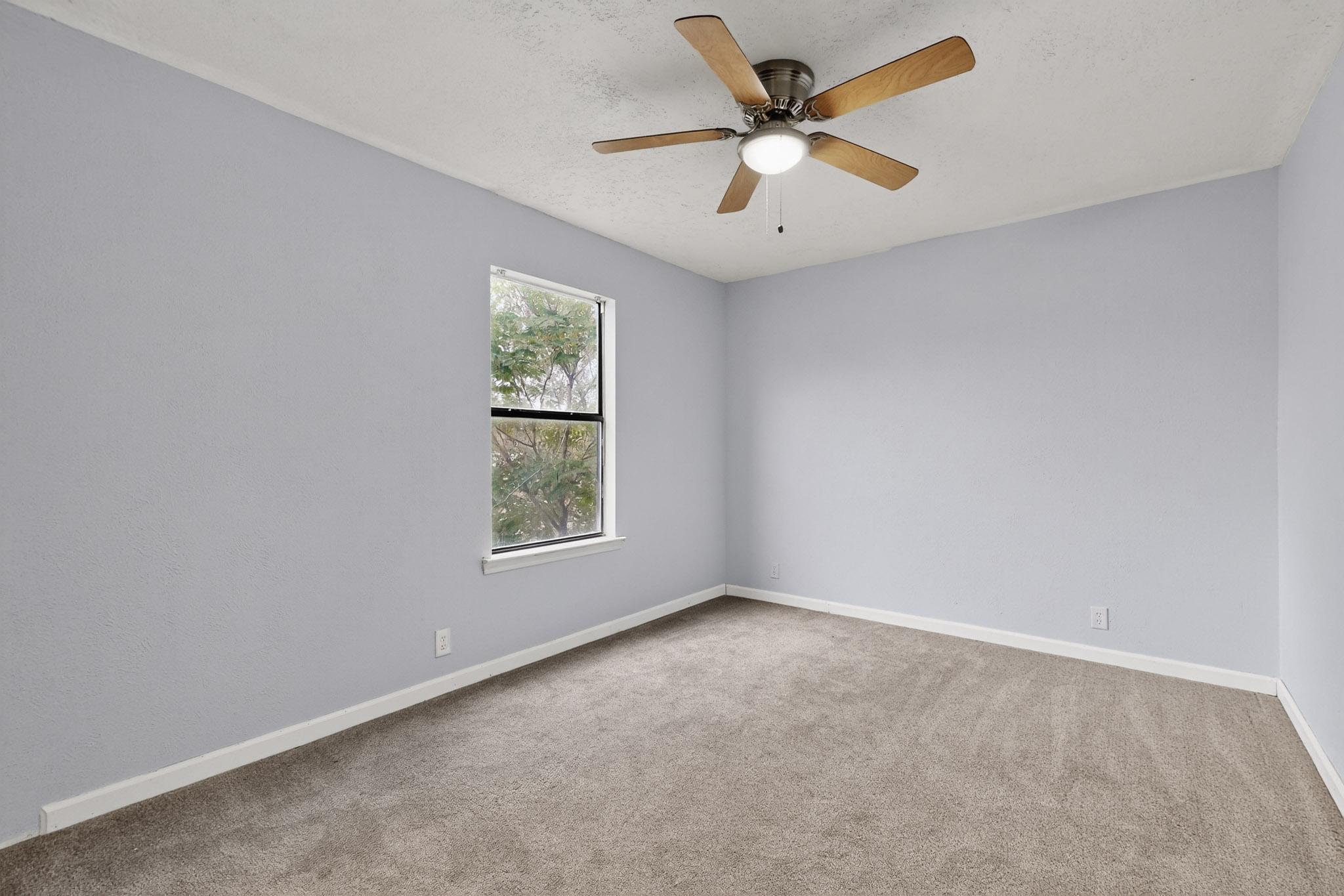 Photo 4 — 220 Shawnee Court SE