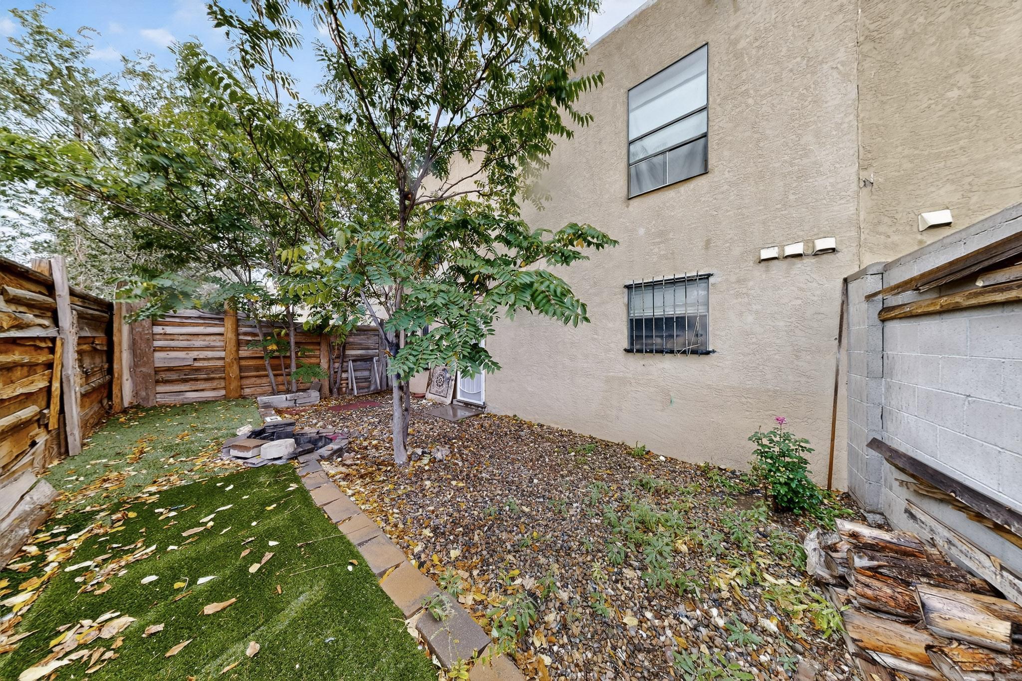 Photo 11 — 220 Shawnee Court SE