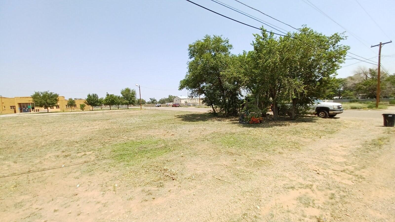 Photo 6 — 924 E LAUGHLIN Avenue